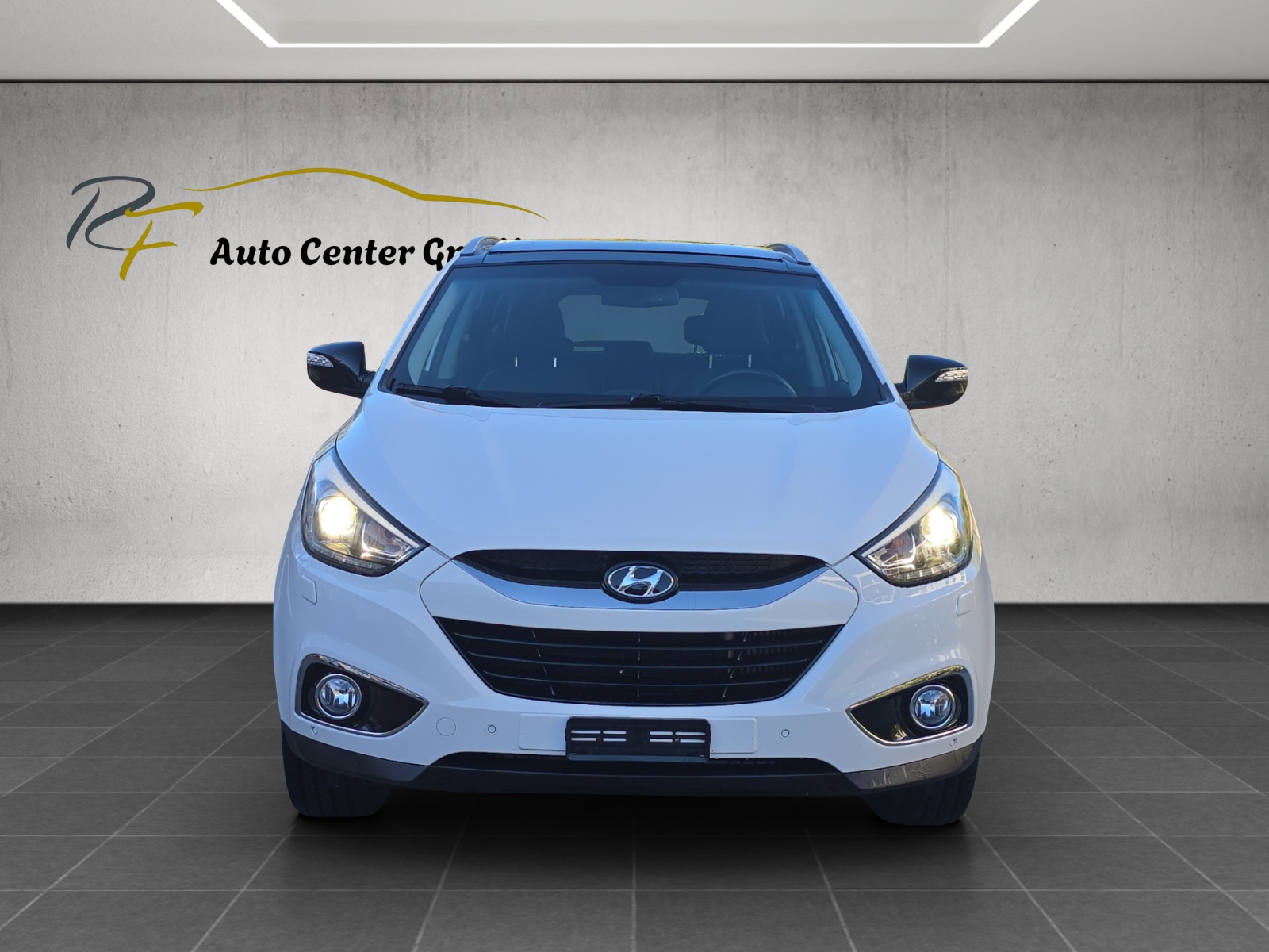 HYUNDAI iX 35 2.0 CRDi Premium 4WD Automatic-image-1