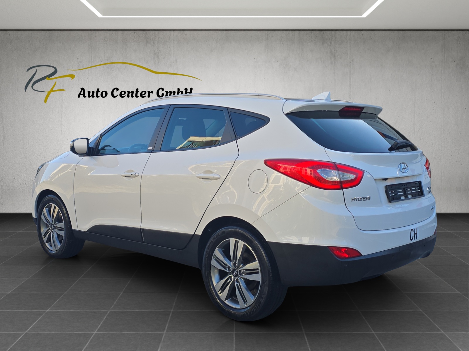 HYUNDAI iX 35 2.0 CRDi Premium 4WD Automatic-image-4