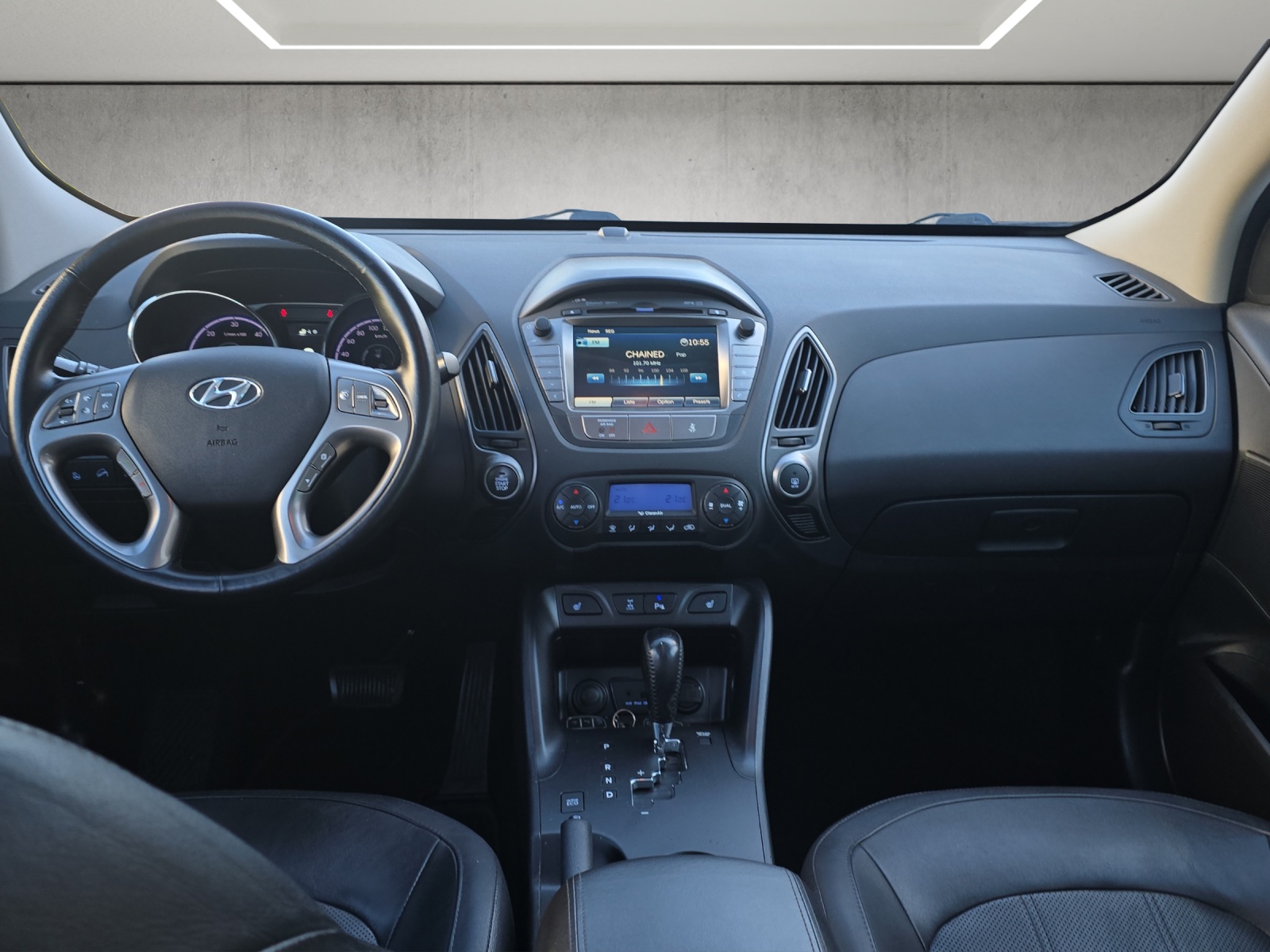 HYUNDAI iX 35 2.0 CRDi Premium 4WD Automatic-image-8