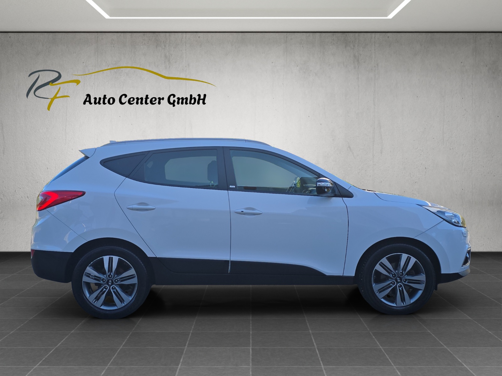 HYUNDAI iX 35 2.0 CRDi Premium 4WD Automatic-image-5