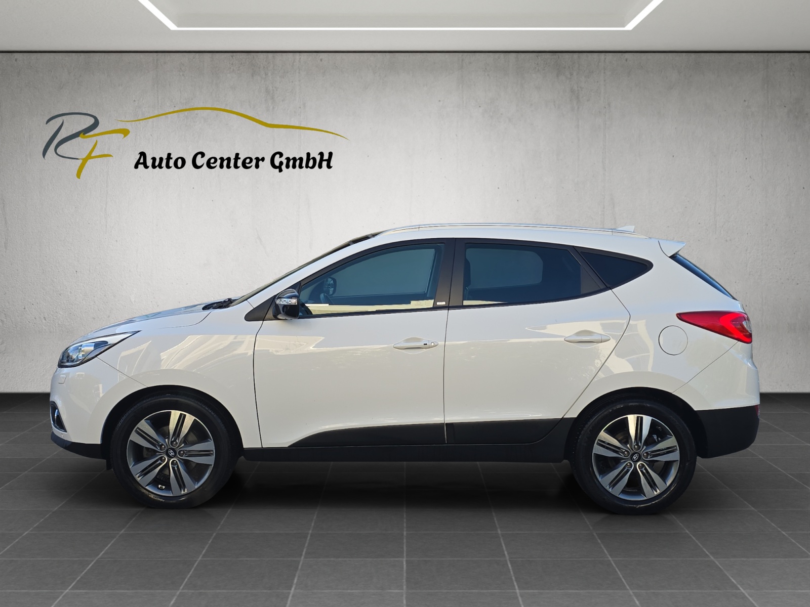 HYUNDAI iX 35 2.0 CRDi Premium 4WD Automatic-image-7