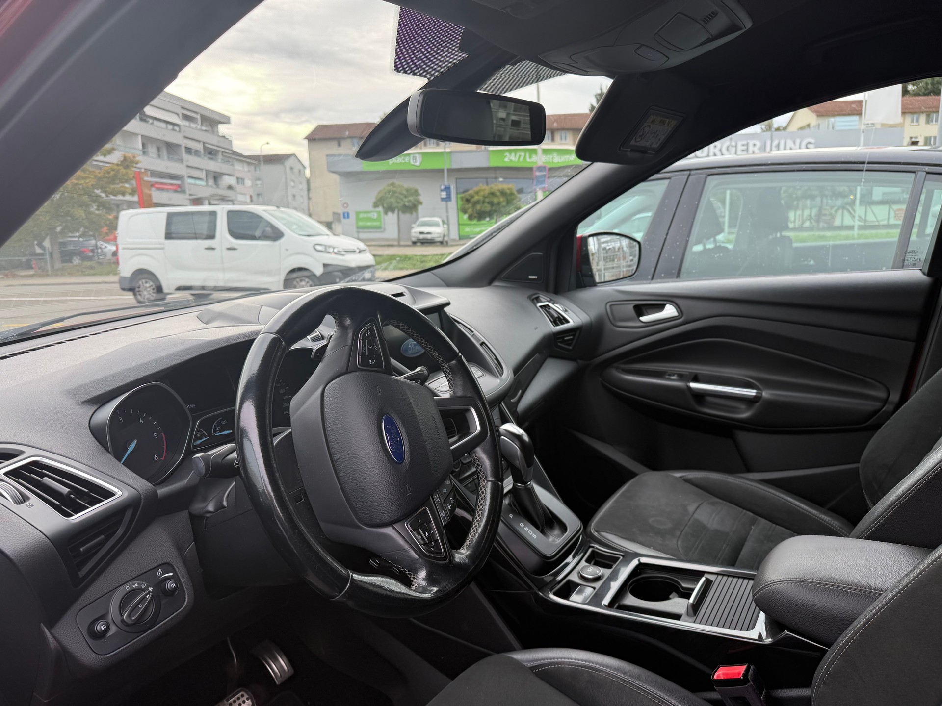 FORD Kuga 2.0 TDCi ST Line 4WD PowerShift-image-3