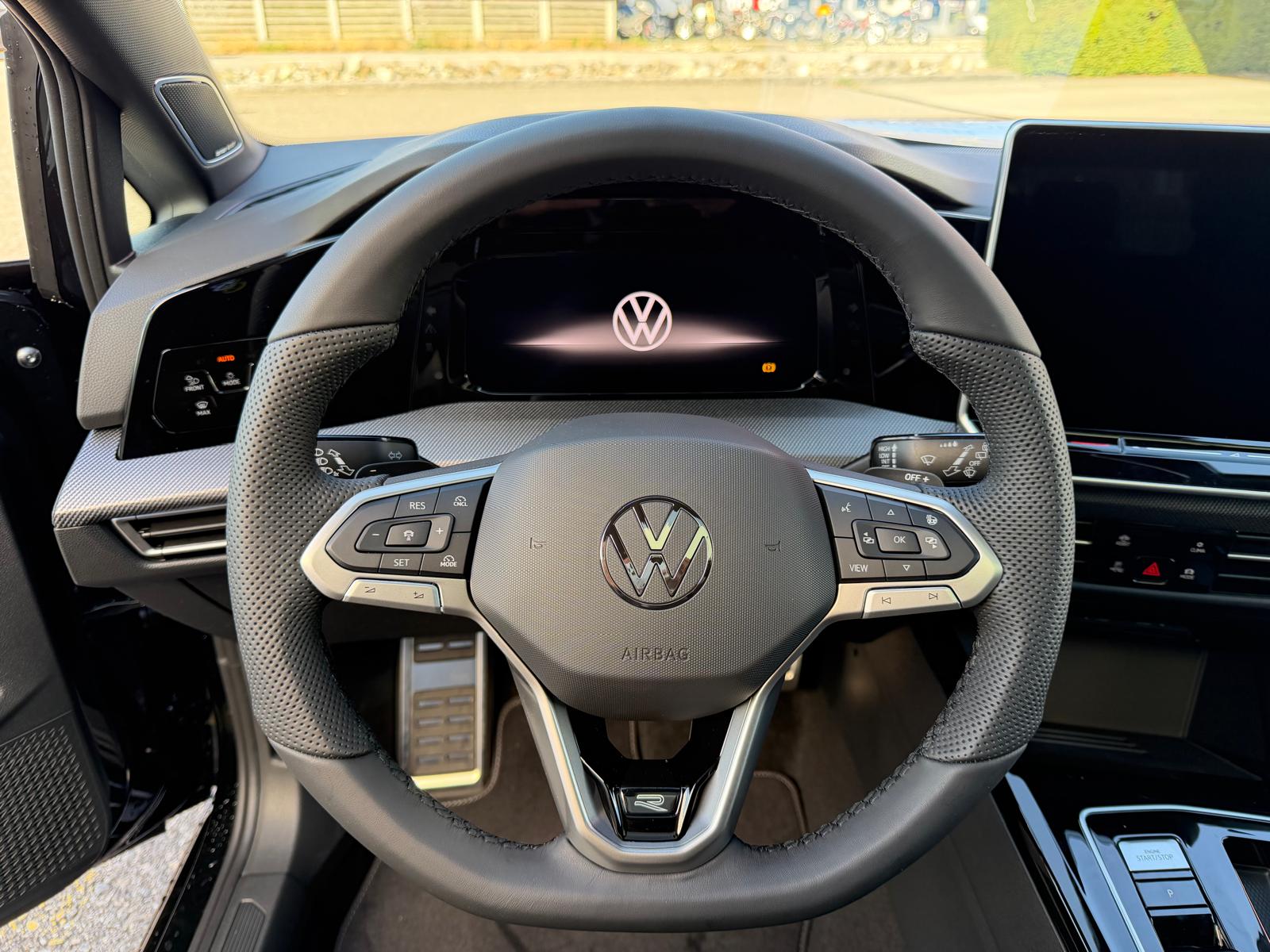 VW Golf 2.0 TSI R-Line DSG 4 Motion-image-13
