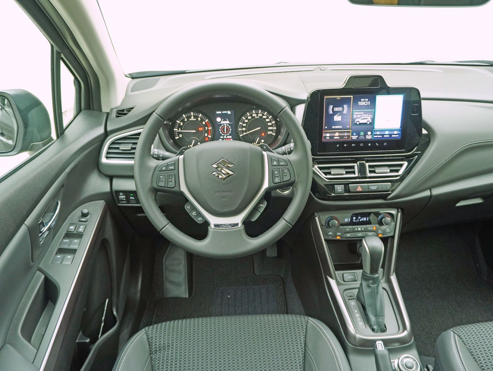 SUZUKI S-Cross 1.4 T Piz Sulai Top Hybrid 4x4-image-10