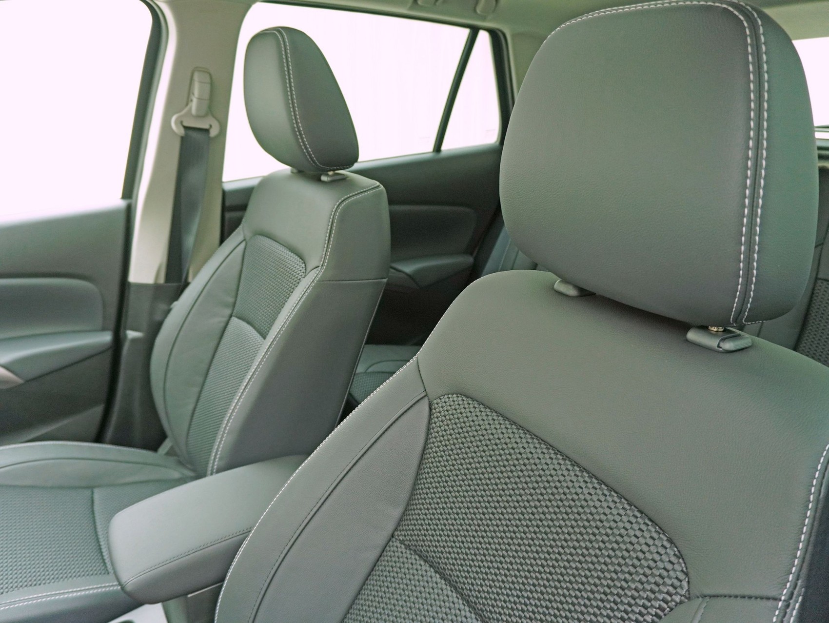 SUZUKI S-Cross 1.4 T Piz Sulai Top Hybrid 4x4-image-7