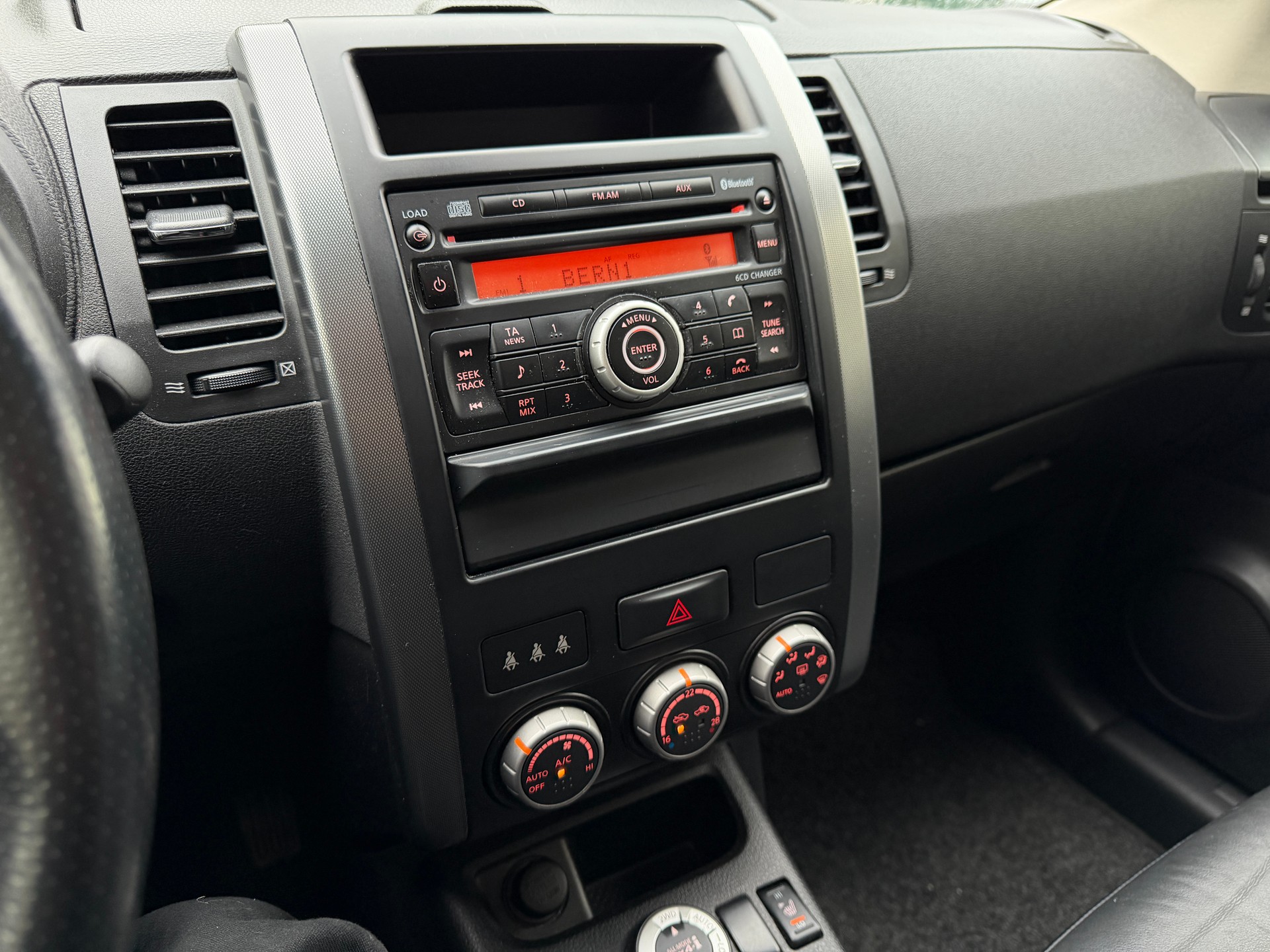 NISSAN X-Trail 2.5 16V Platinum-image-10