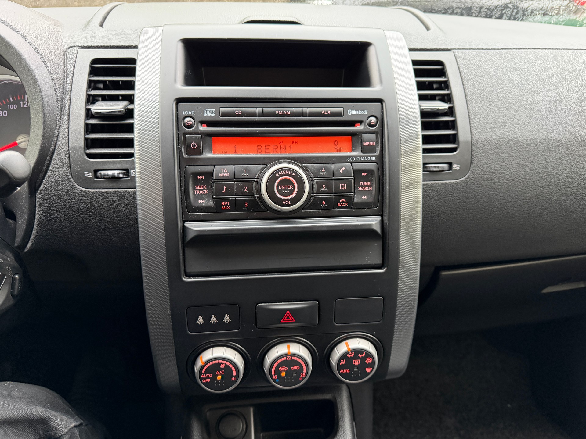 NISSAN X-Trail 2.5 16V Platinum-image-13