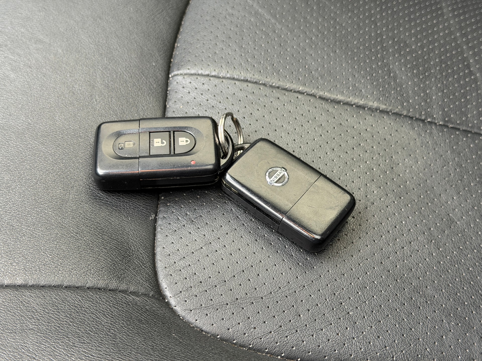 NISSAN X-Trail 2.5 16V Platinum-image-23