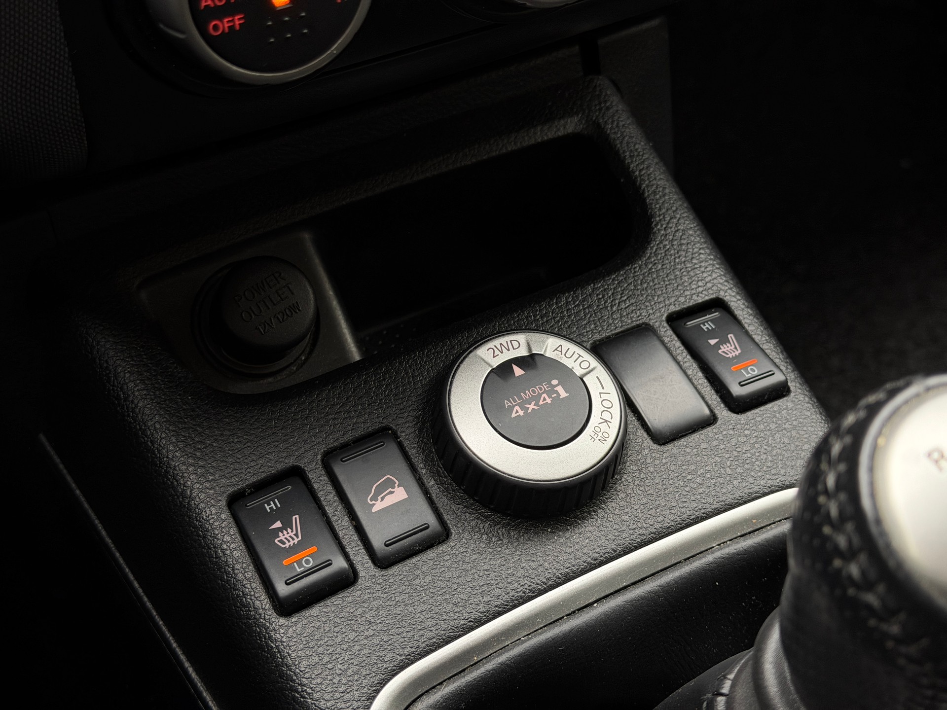 NISSAN X-Trail 2.5 16V Platinum-image-12
