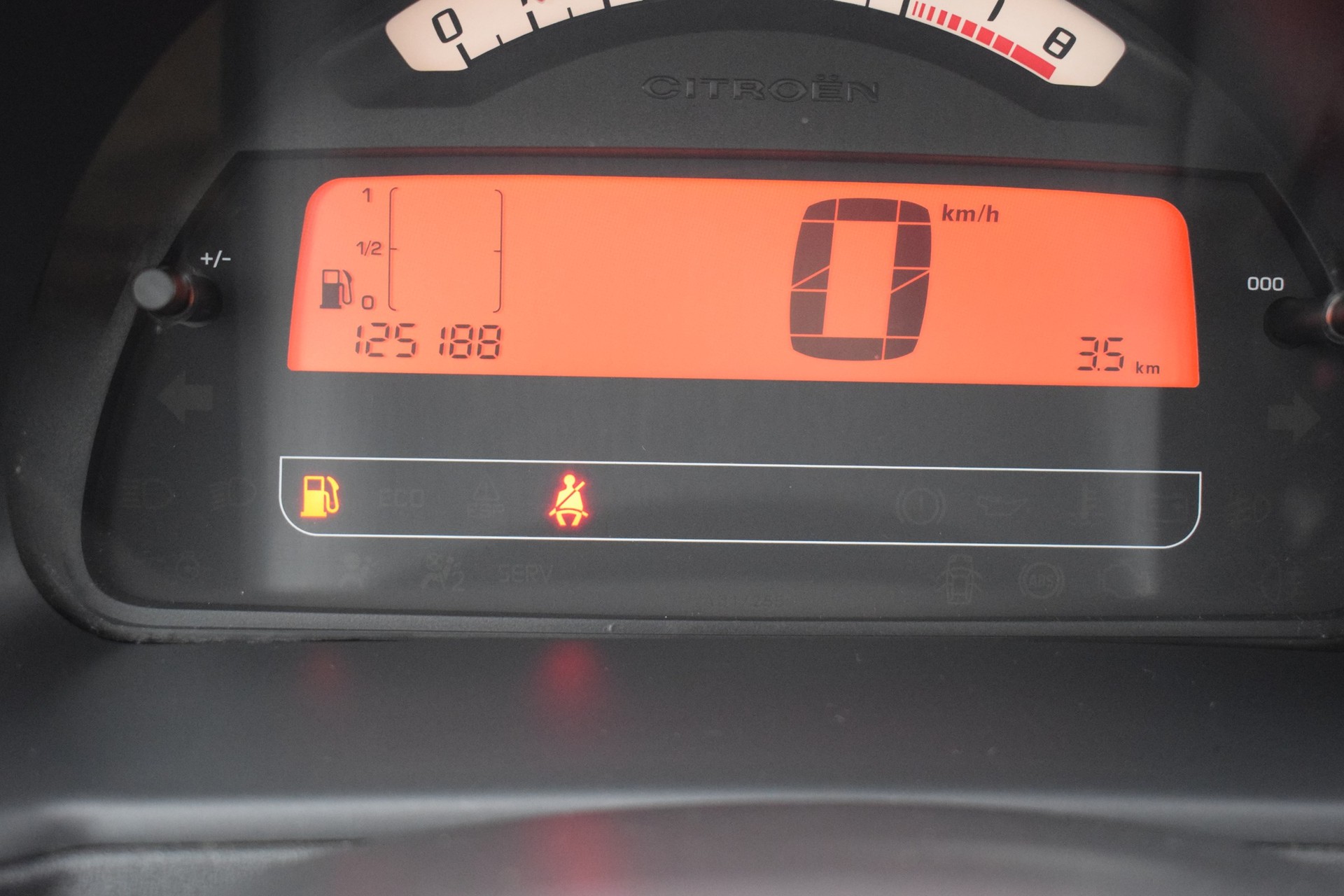 CITROEN C3 1.4i Exclusive-image-8