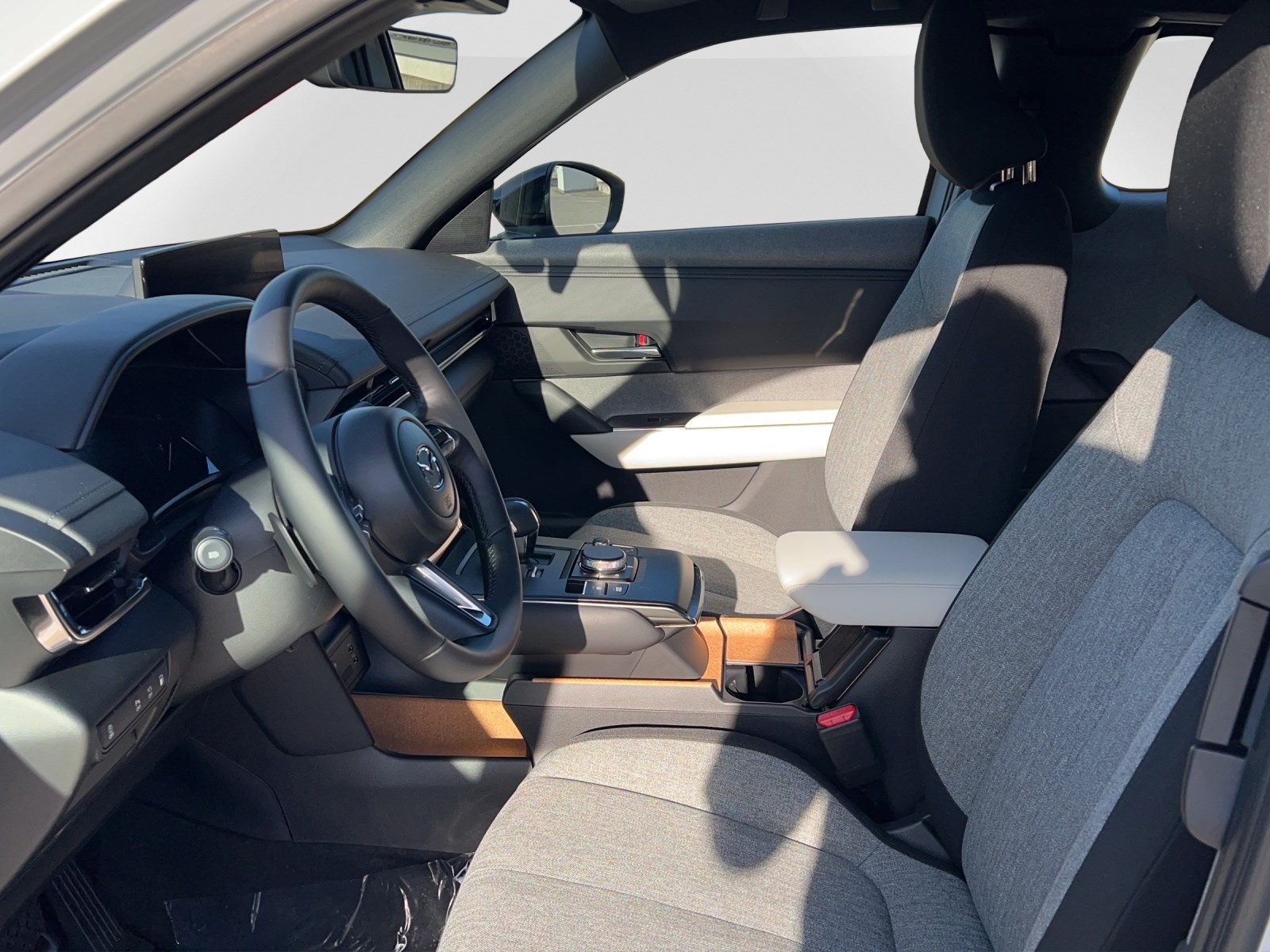 MAZDA MX-30 PHEV e-Skyactiv R-EV 170 Exclusive-Line-image-4
