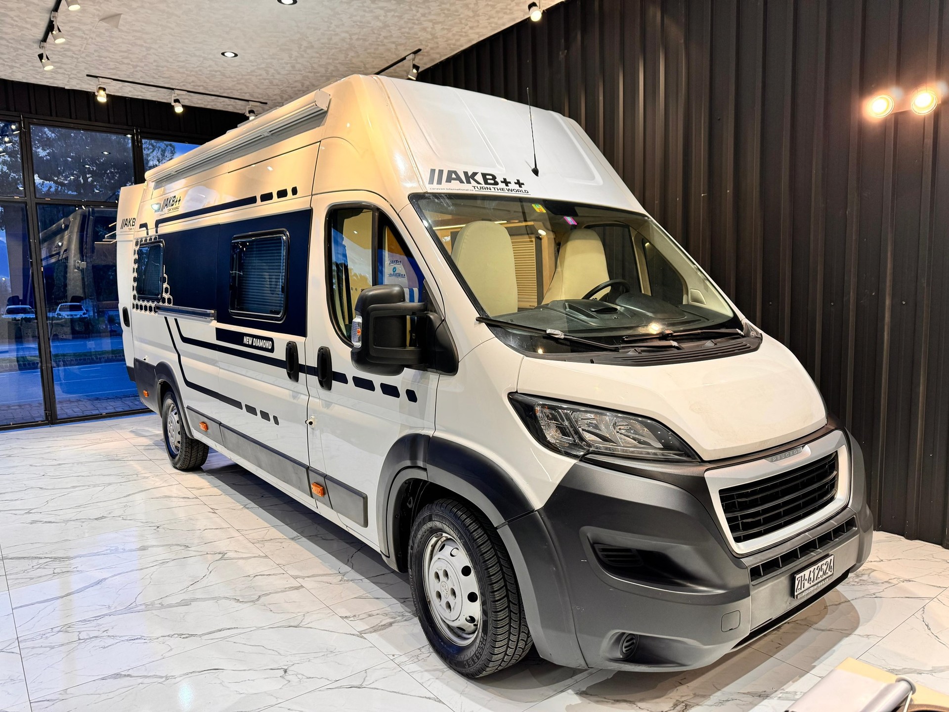 PEUGEOT BOXER AUSBAU ganz Neu unbenutzt-image-0