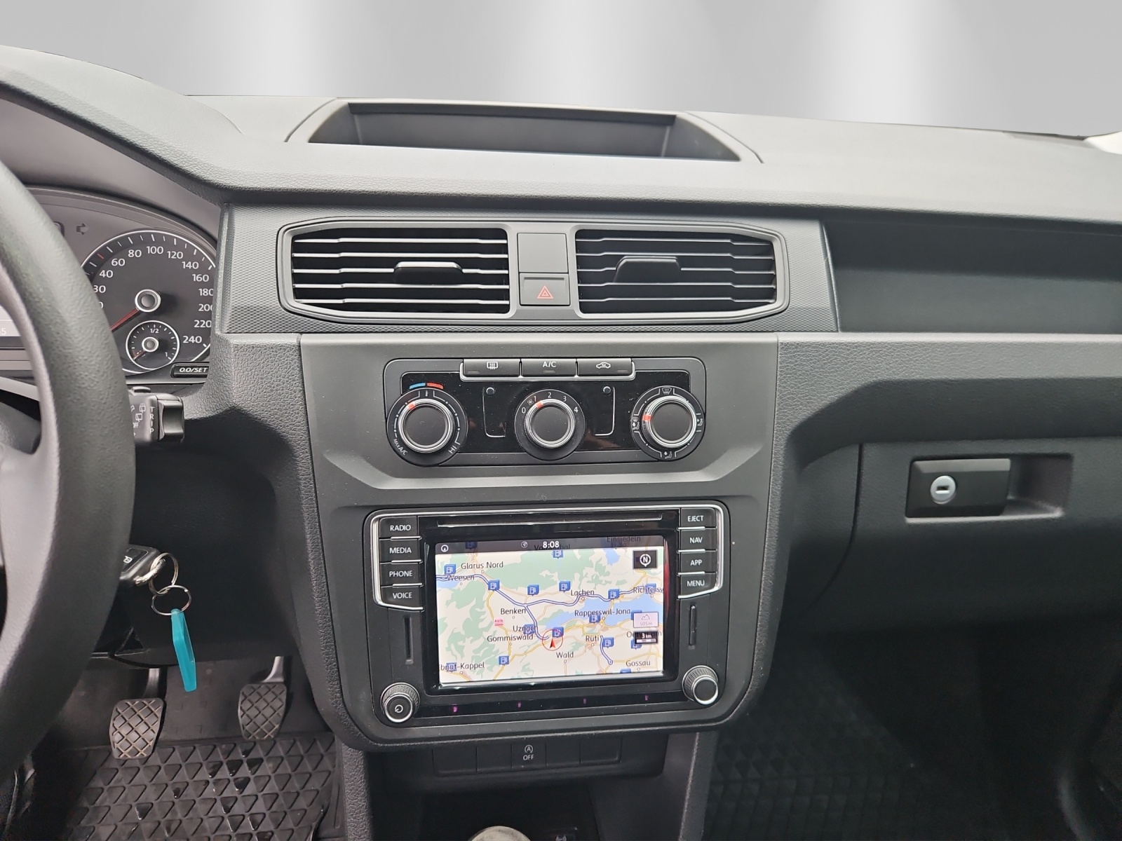 VW Caddy 2.0TDI BlueMotion Technology-image-4