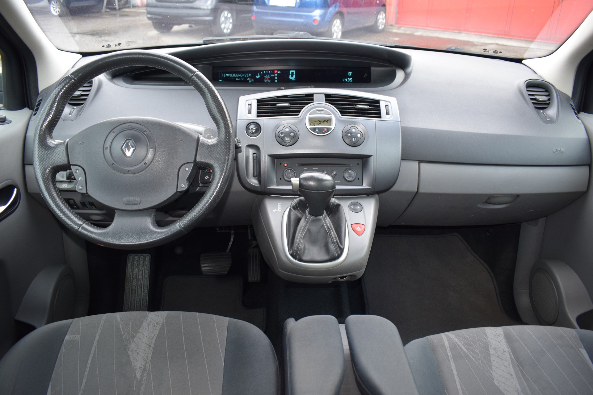 RENAULT Scénic 2.0 16V Authentique Confort-image-4