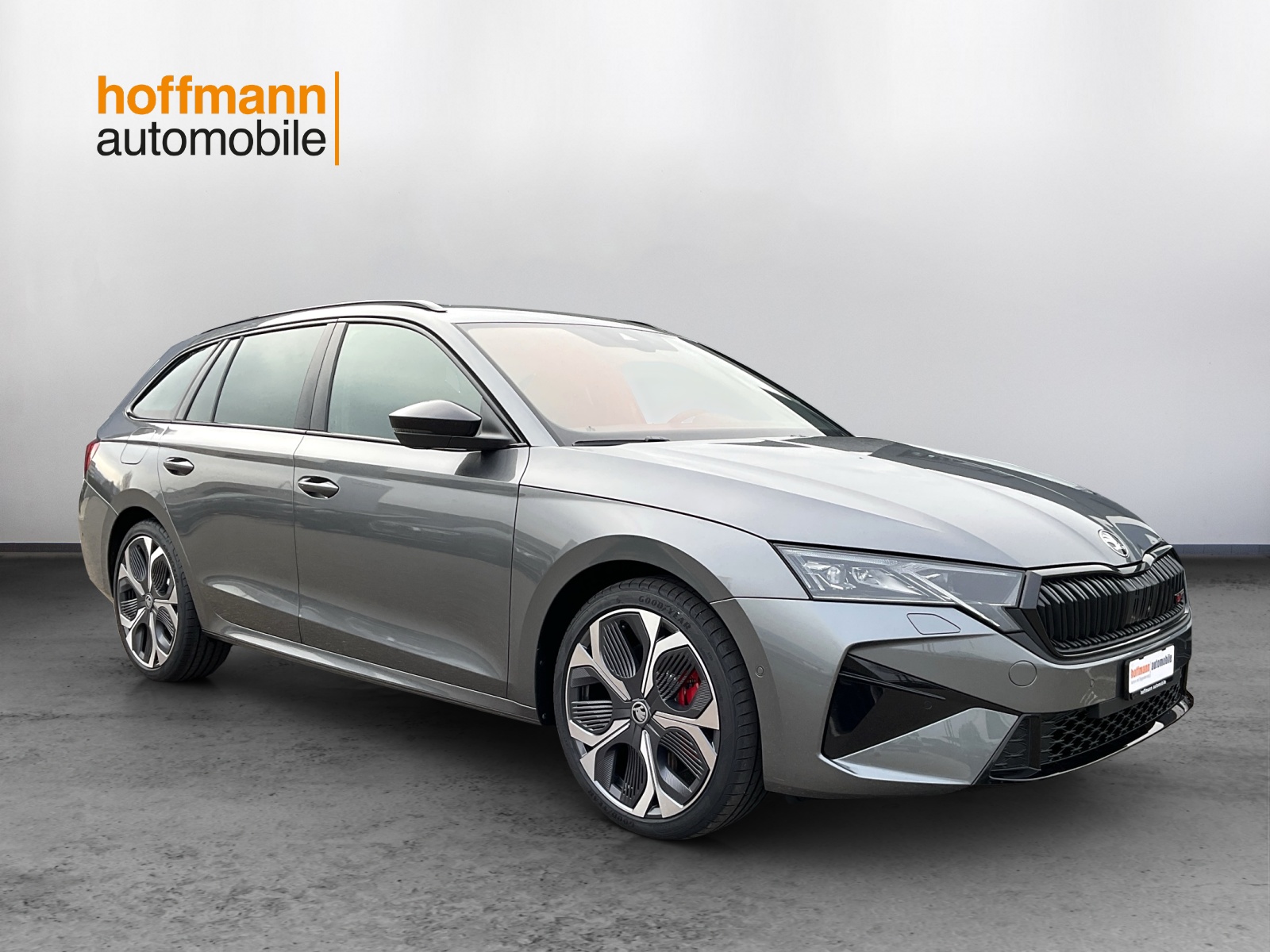 SKODA Octavia Combi 2.0 TSI DSG RS-image-2