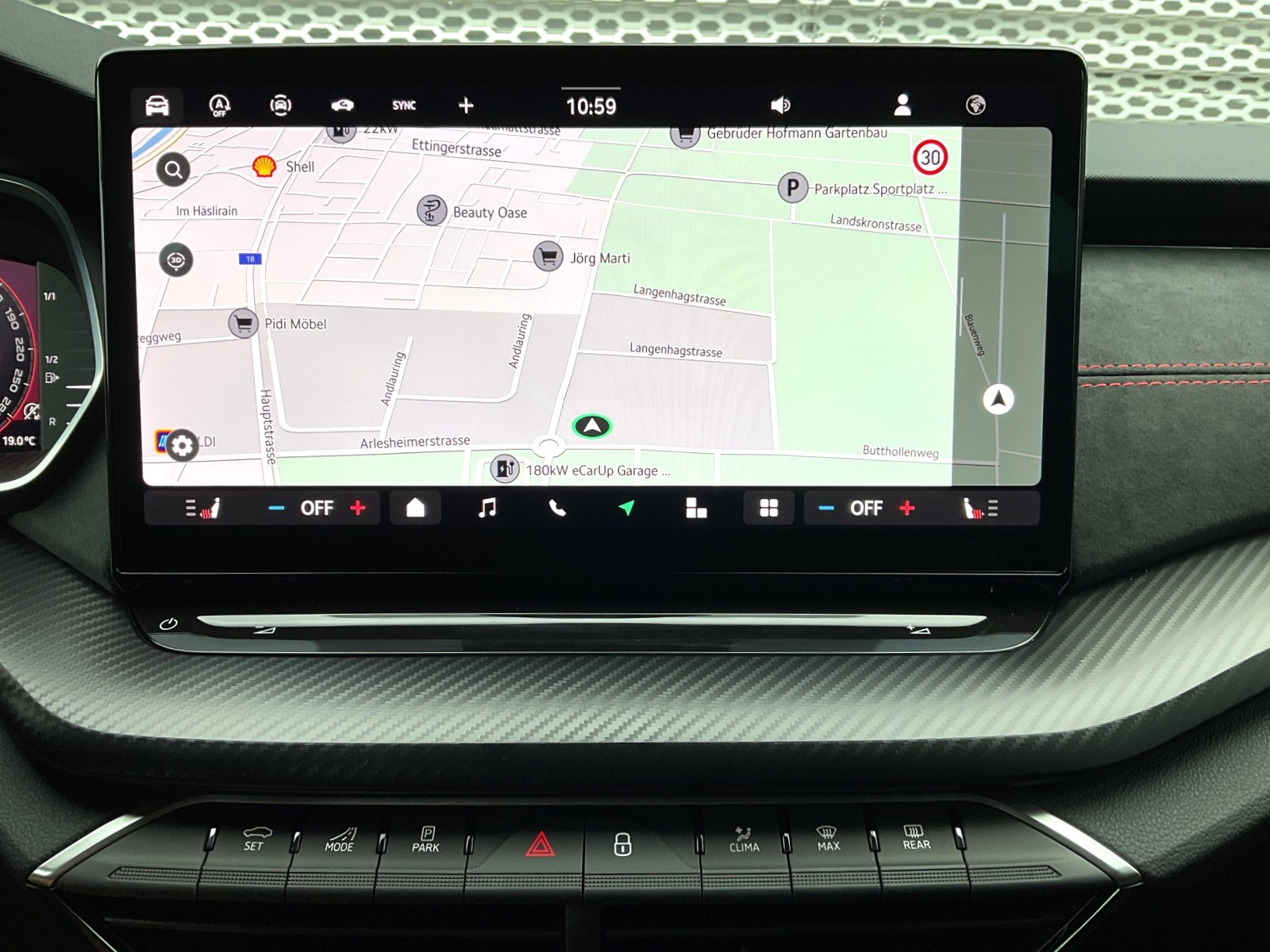 SKODA Octavia Combi 2.0 TSI DSG RS-image-9