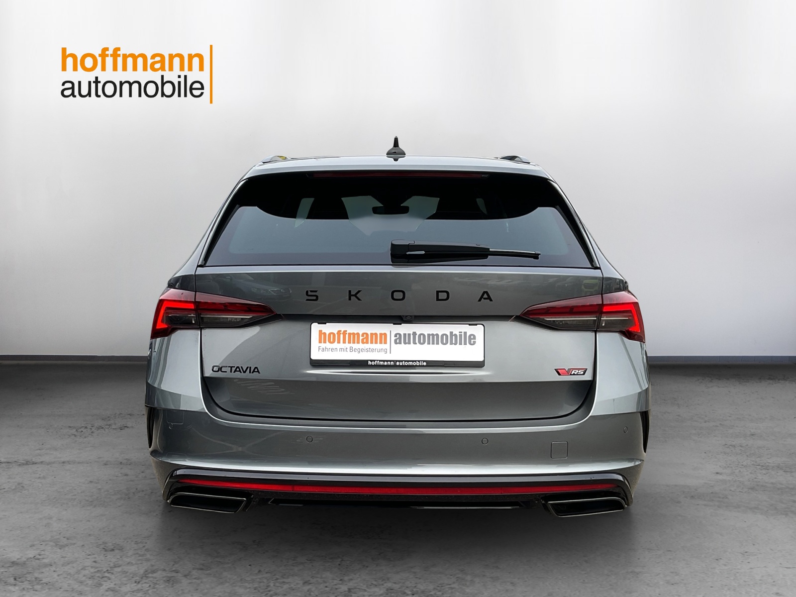 SKODA Octavia Combi 2.0 TSI DSG RS-image-4