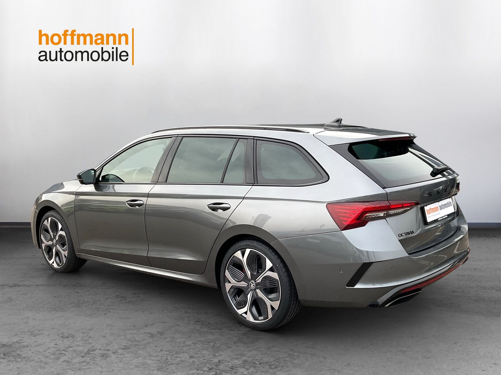 SKODA Octavia Combi 2.0 TSI DSG RS-image-5