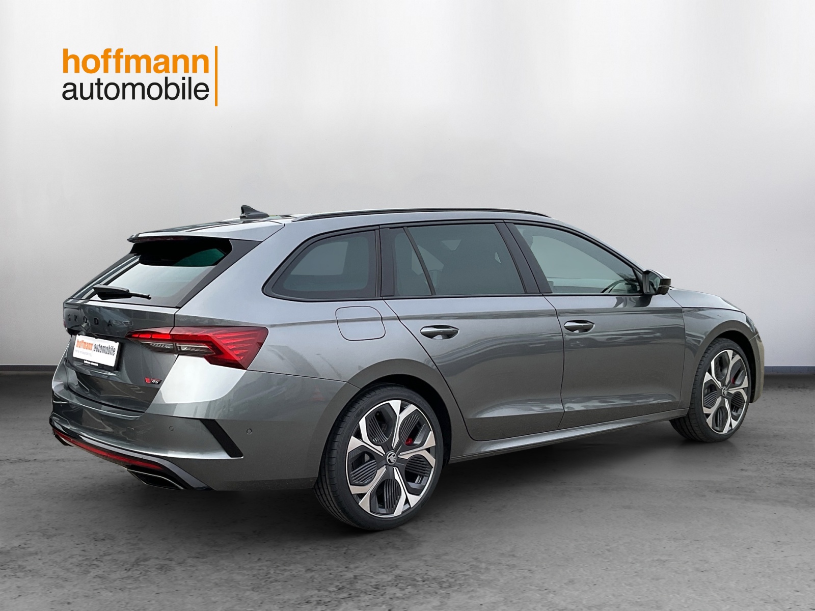 SKODA Octavia Combi 2.0 TSI DSG RS-image-3