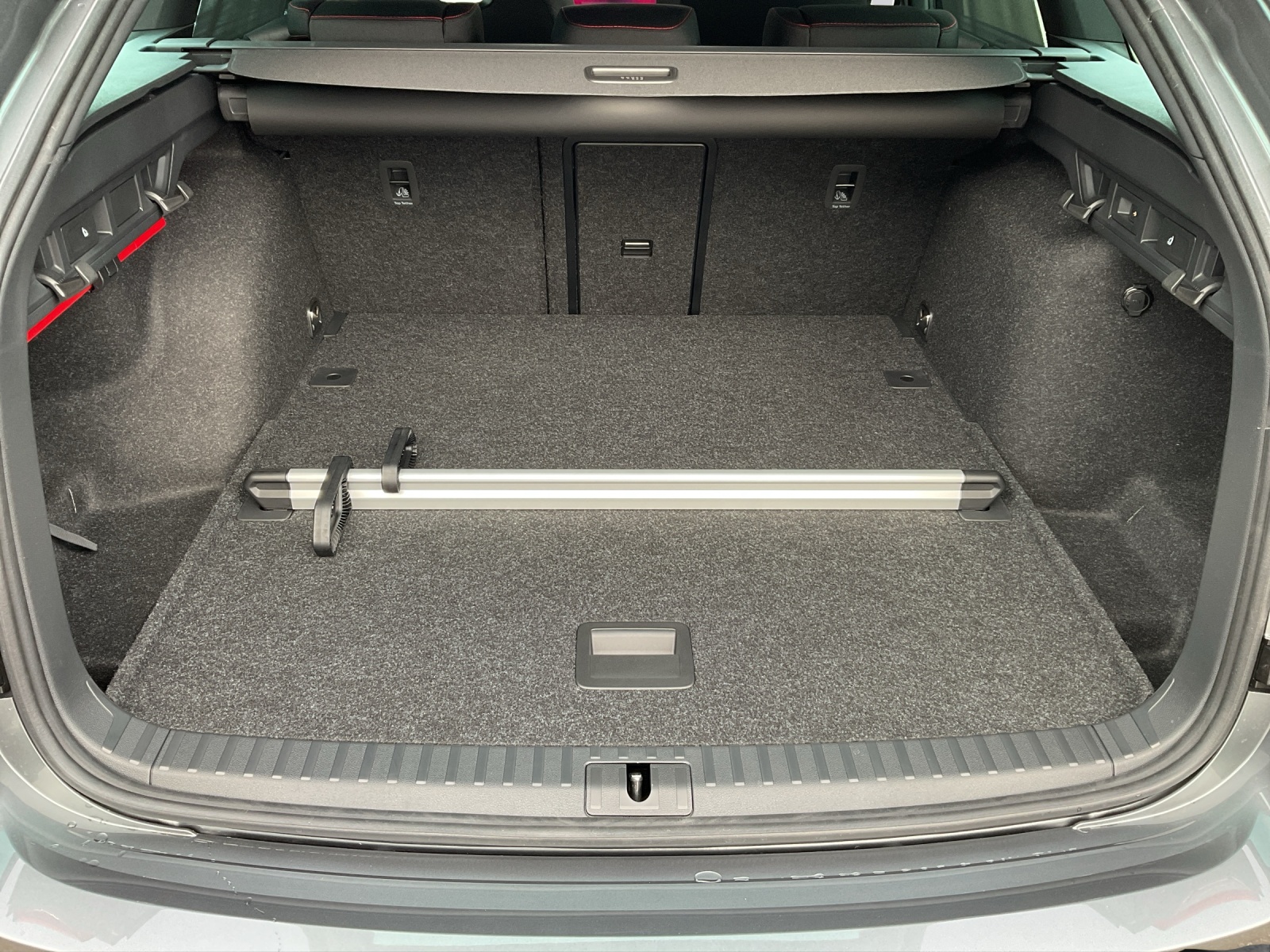 SKODA Octavia Combi 2.0 TSI DSG RS-image-12