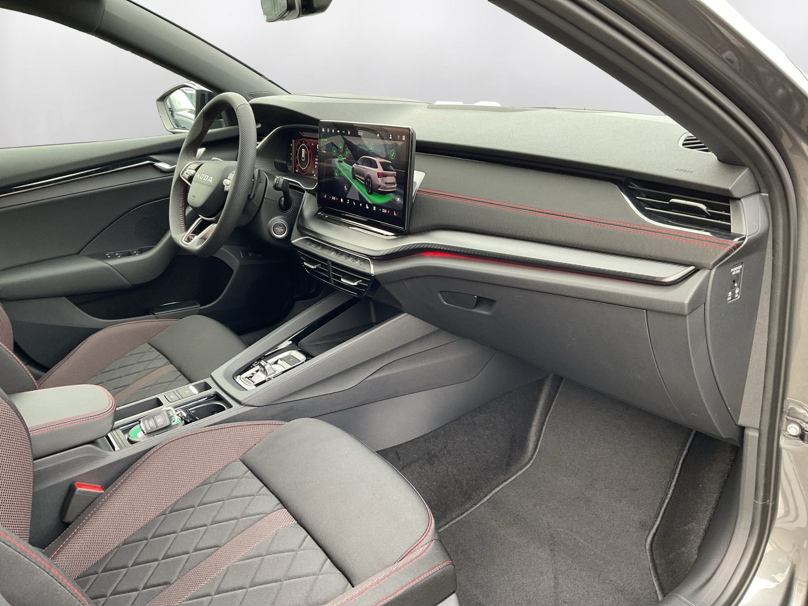 SKODA Octavia Combi 2.0 TSI DSG RS-image-14