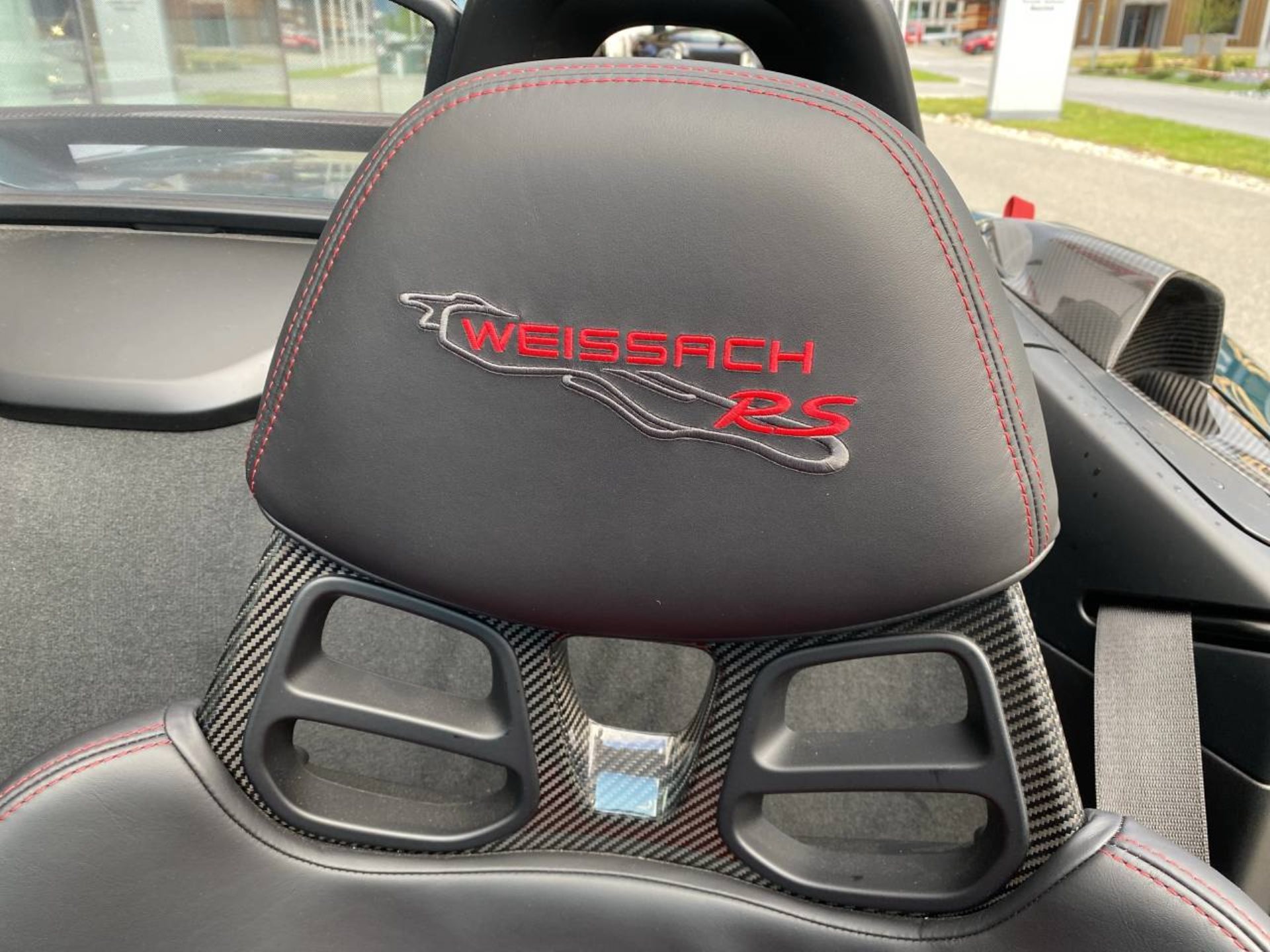 PORSCHE 718 Spyder RS-image-18