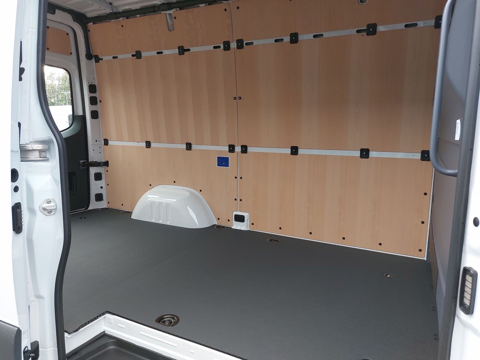MERCEDES-BENZ Sprinter 315 CDI Standard-image-6
