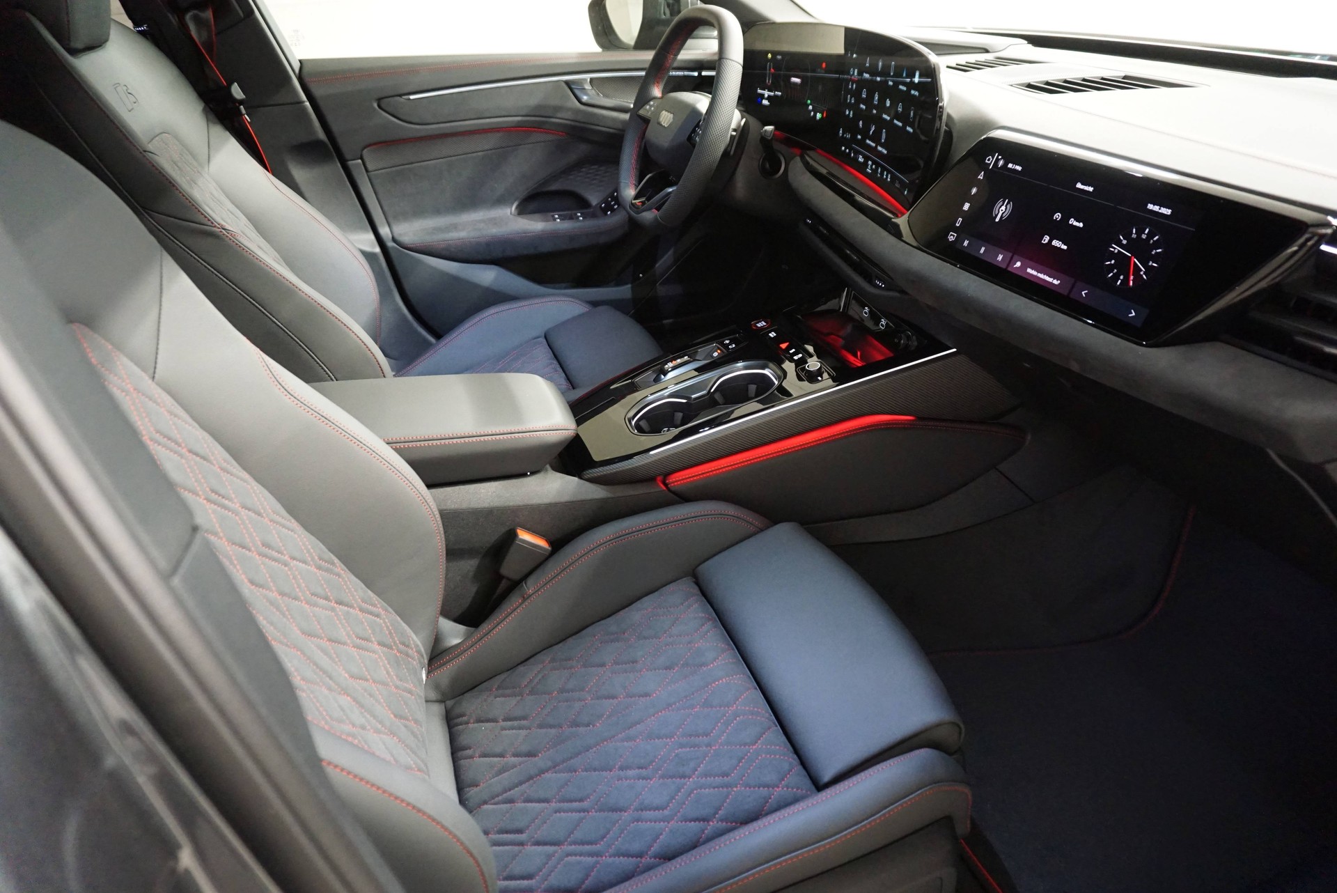 AUDI A6 Avant TFSI quattro 270 kW S tronic-image-8