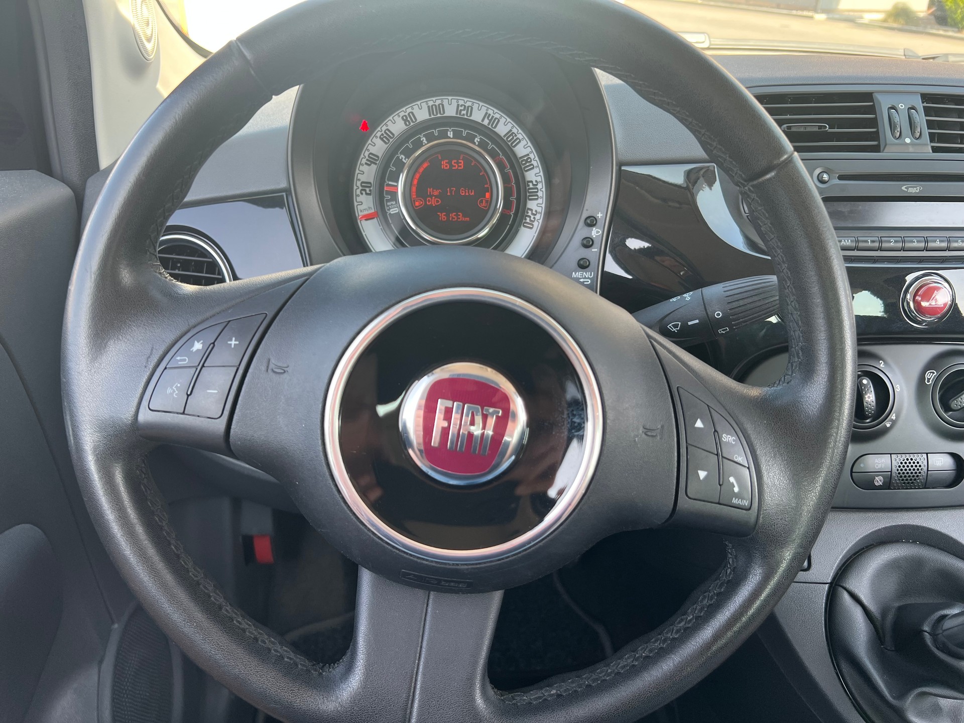 FIAT 500 1.2 Lounge-image-8