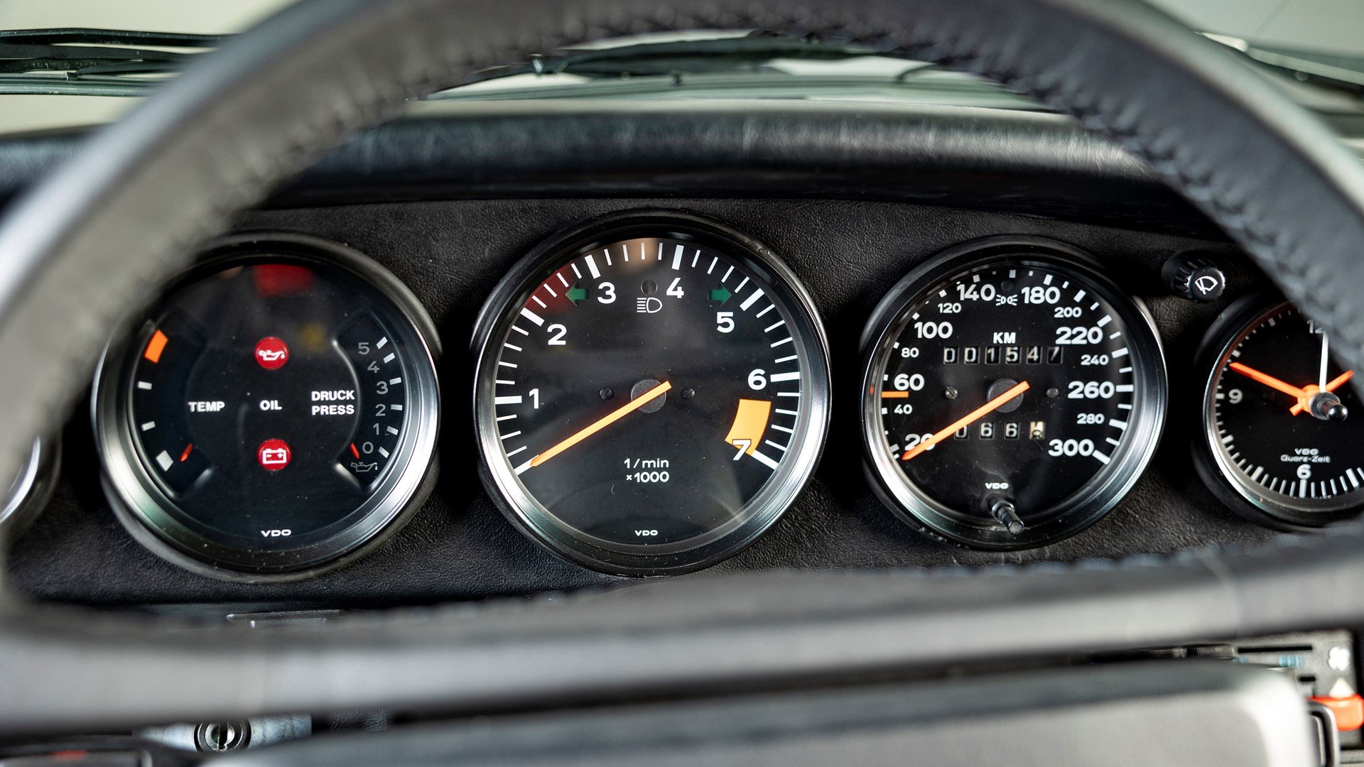 PORSCHE Club Sport-image-8