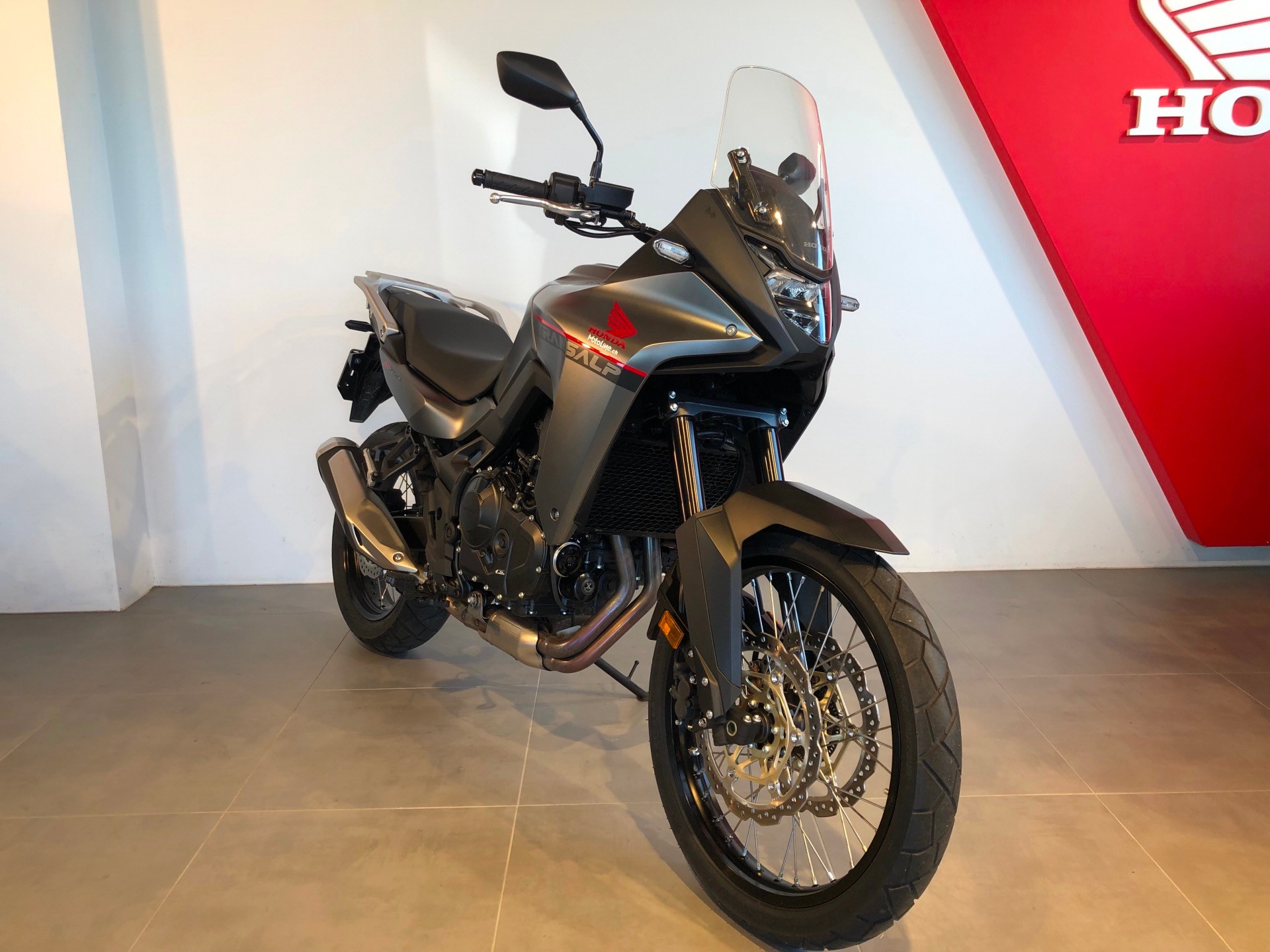 HONDA XL 750 Transalp-showroom-element-1