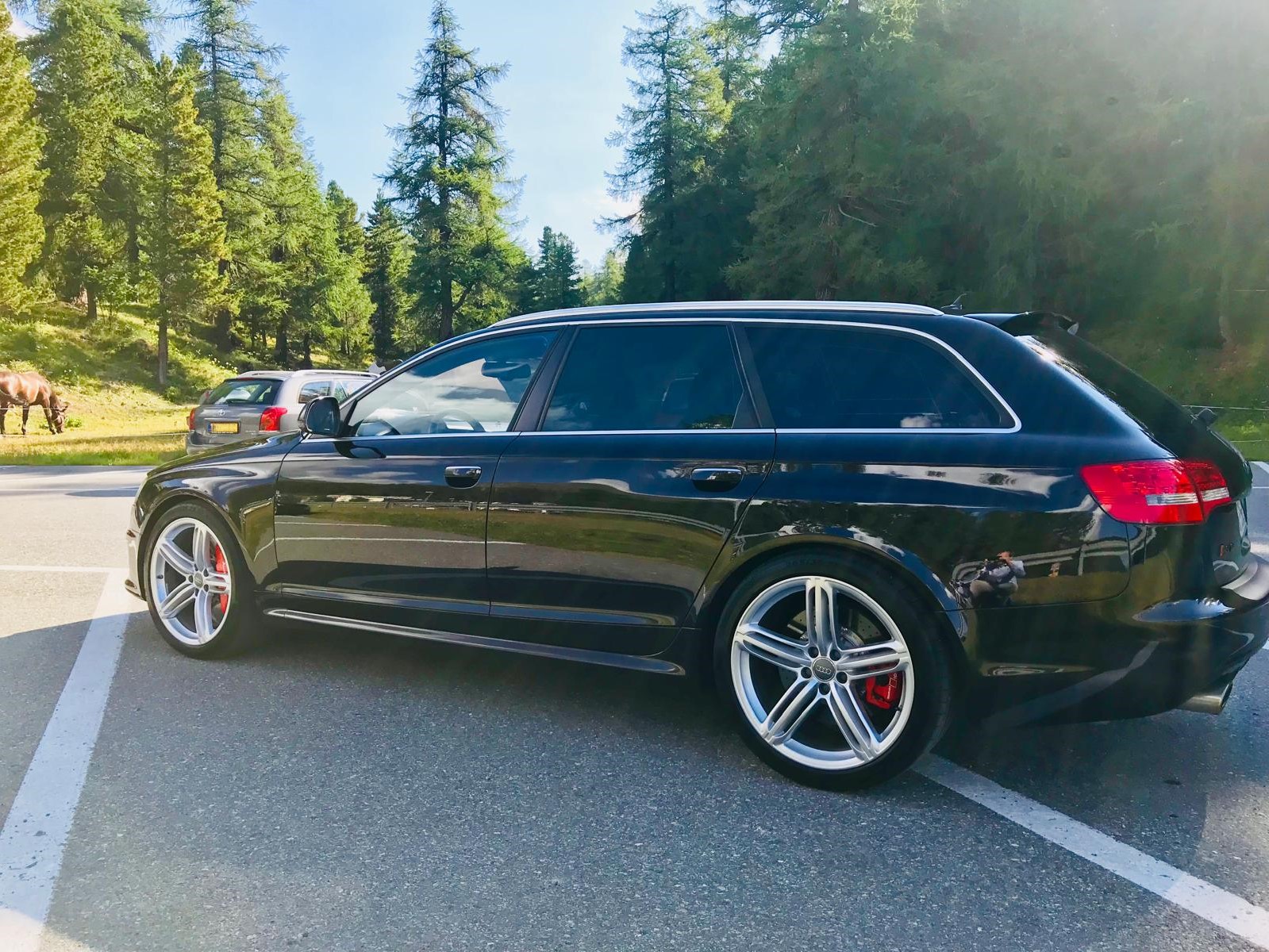AUDI RS6 Avant 5.0 TFSI V10 quattro tiptronic-image-4