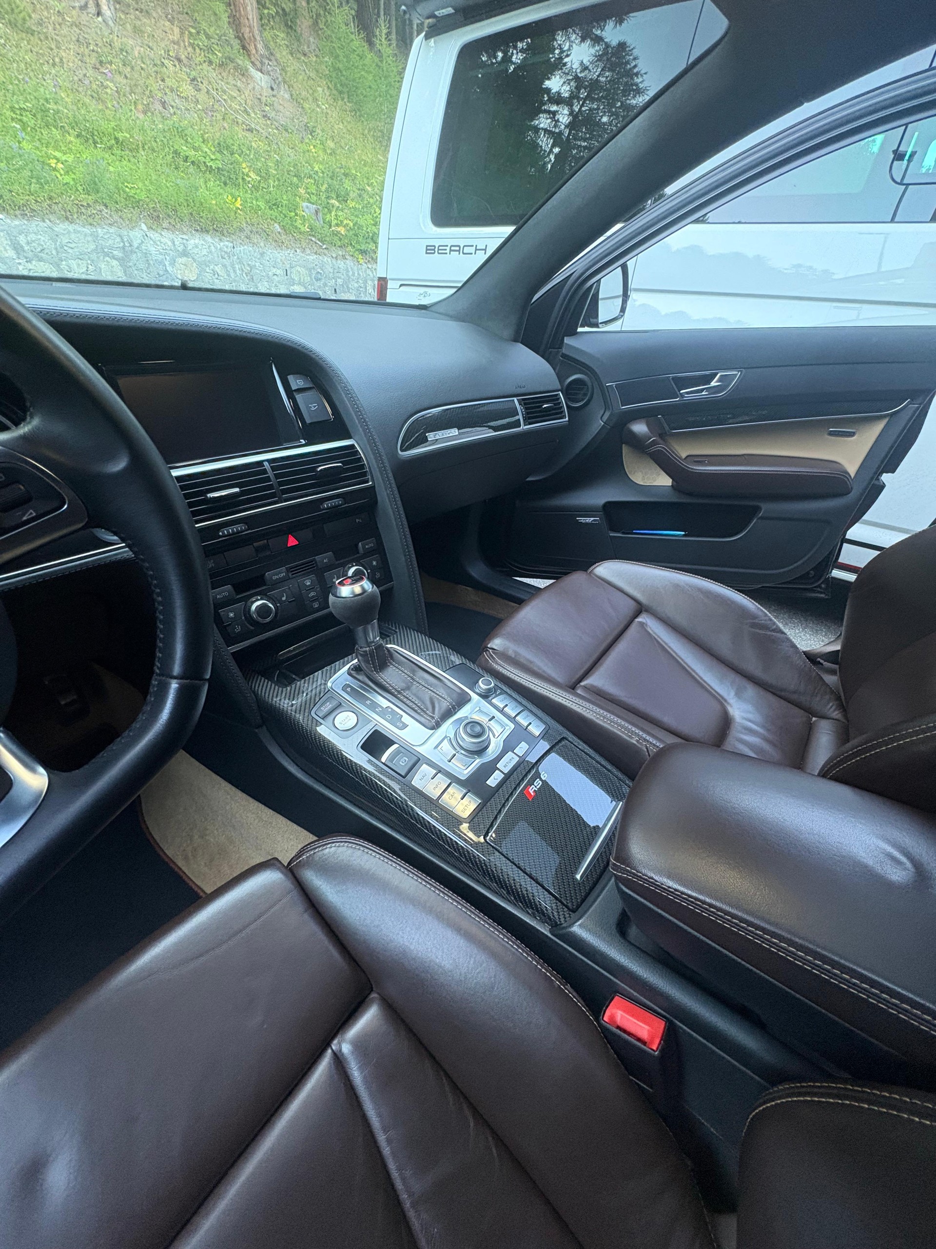 AUDI RS6 Avant 5.0 TFSI V10 quattro tiptronic-image-14