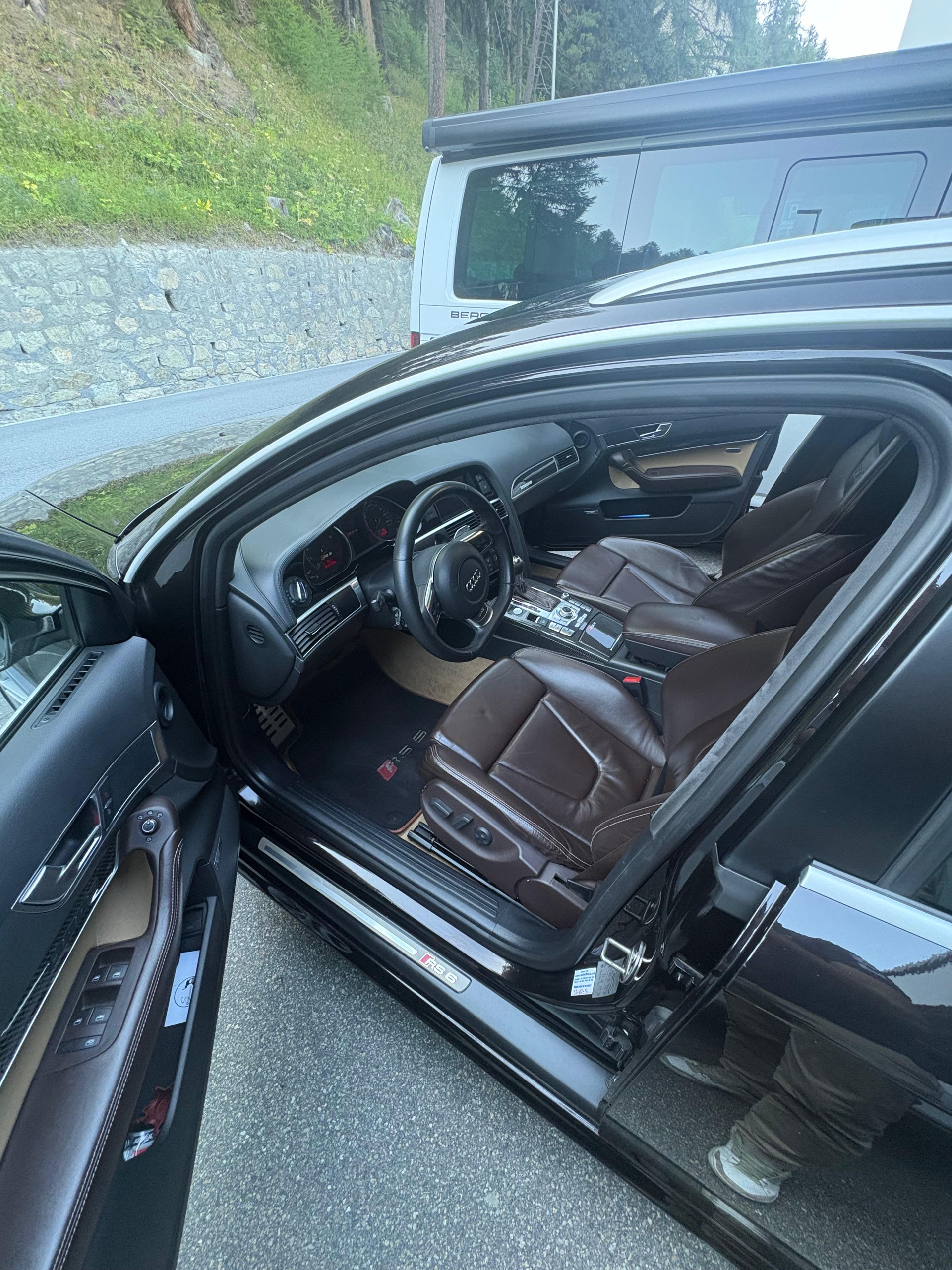 AUDI RS6 Avant 5.0 TFSI V10 quattro tiptronic-image-13