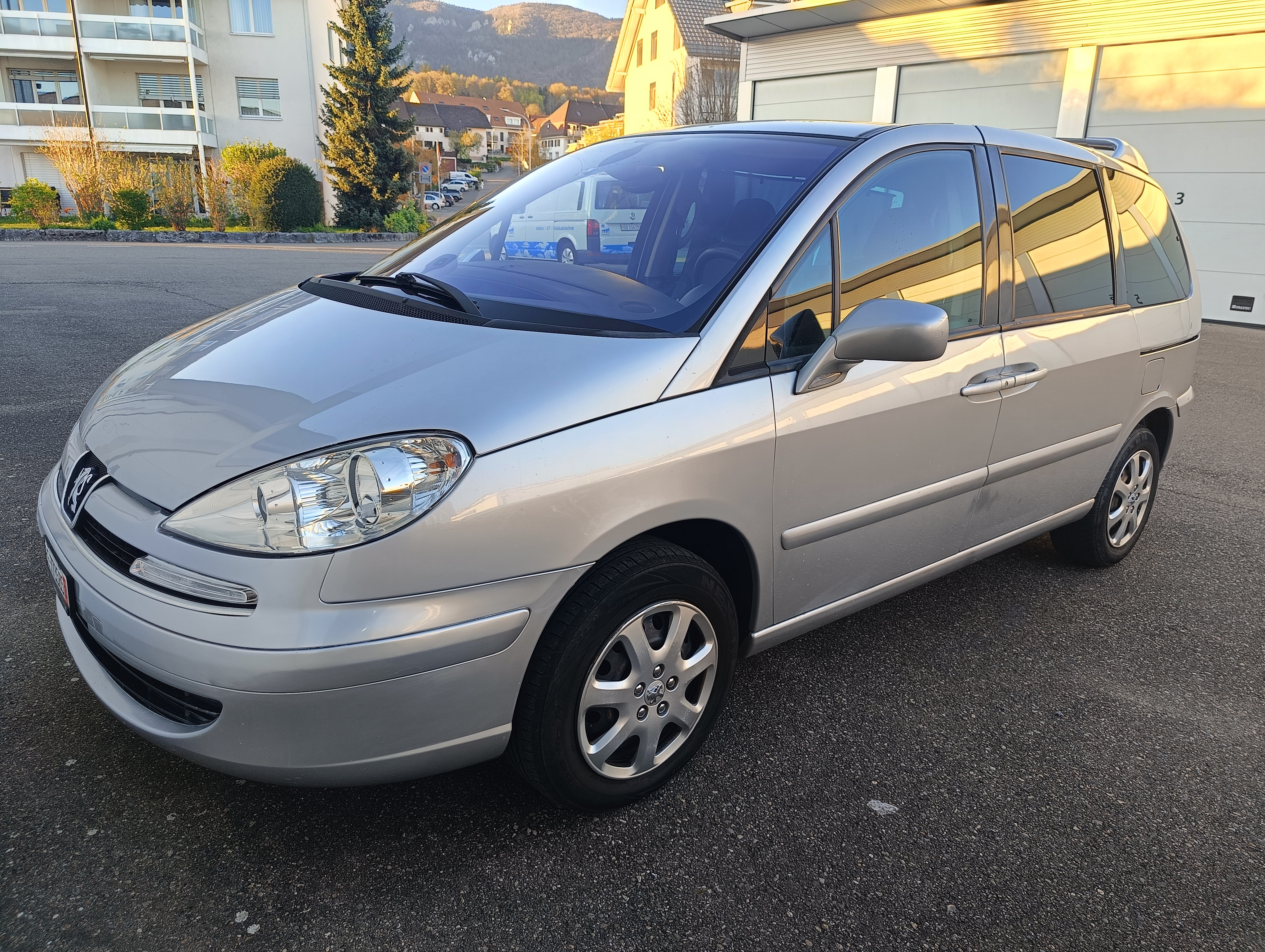 Car photo