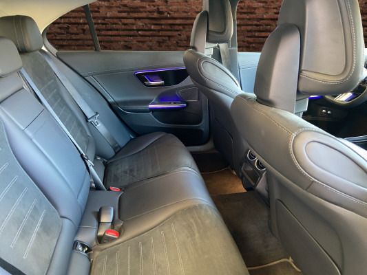 MERCEDES-BENZ C 300e AMG Line-image-11