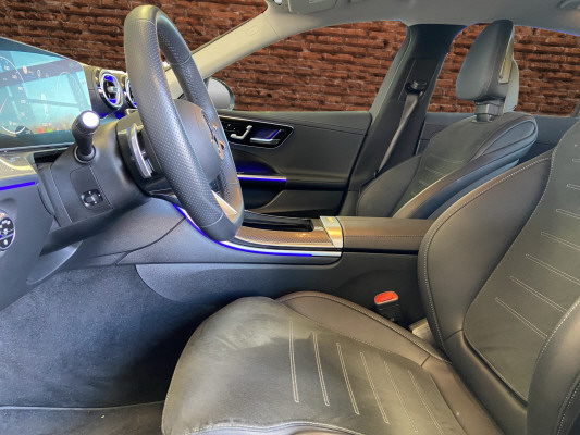 MERCEDES-BENZ C 300e AMG Line-image-9