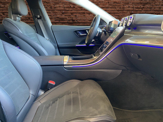 MERCEDES-BENZ C 300e AMG Line-image-10