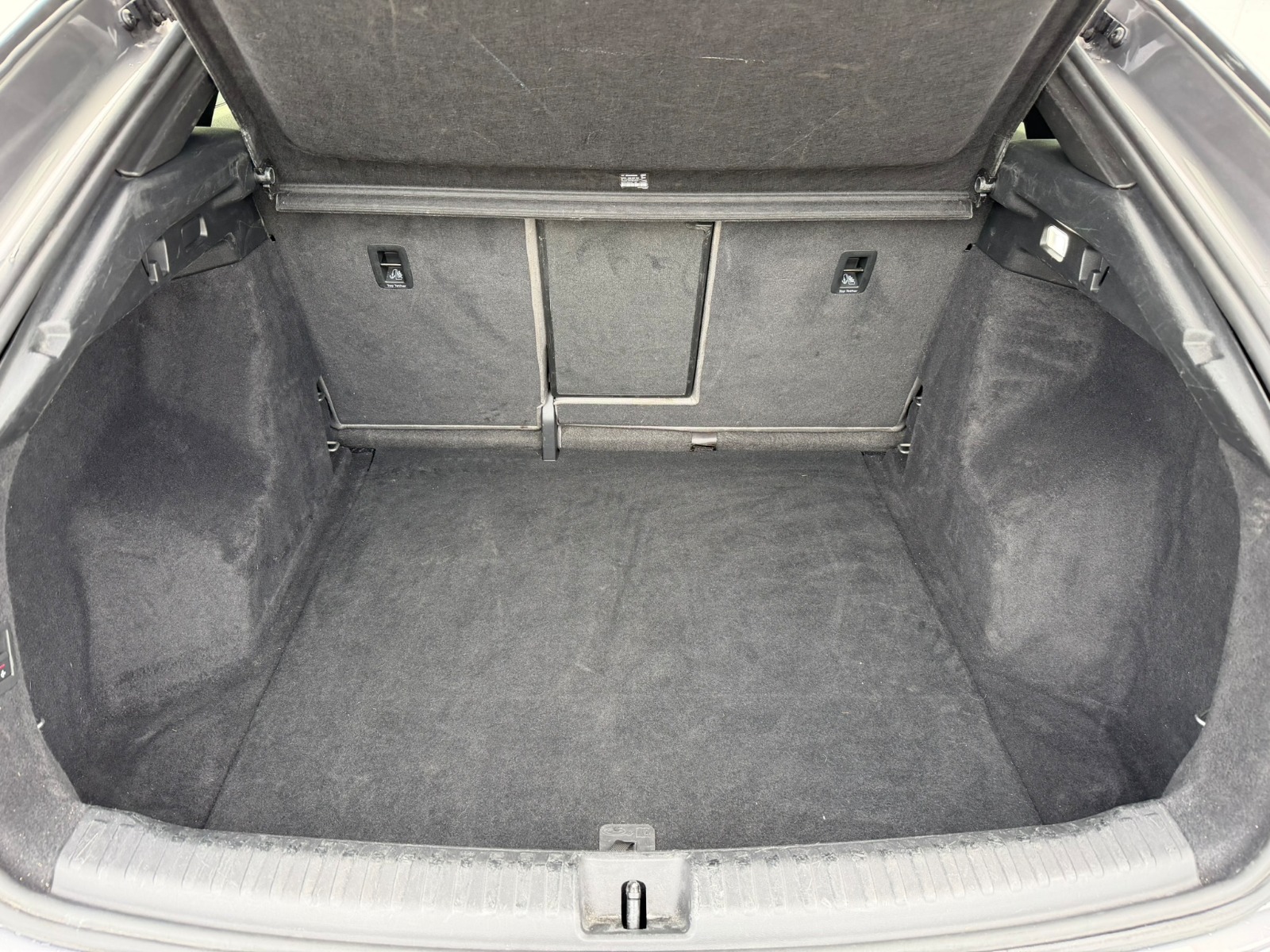 AUDI Q4 Sportback e-tron 50 quattro-image-12