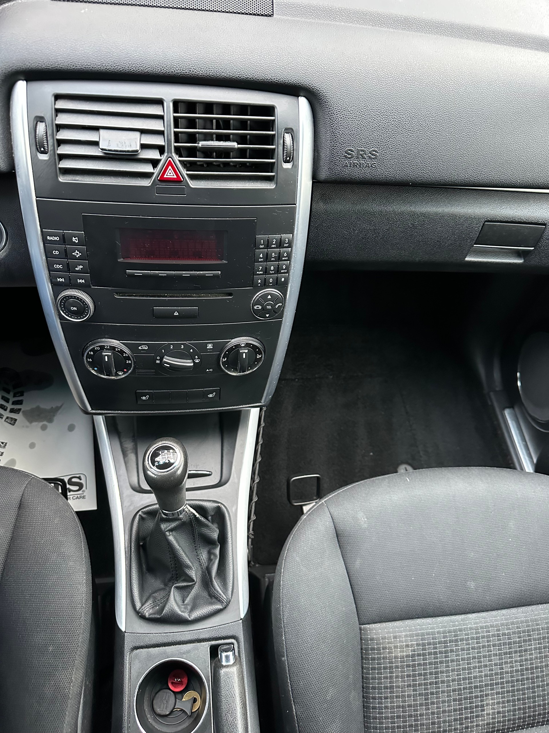 MERCEDES-BENZ B 180 CDI-image-9