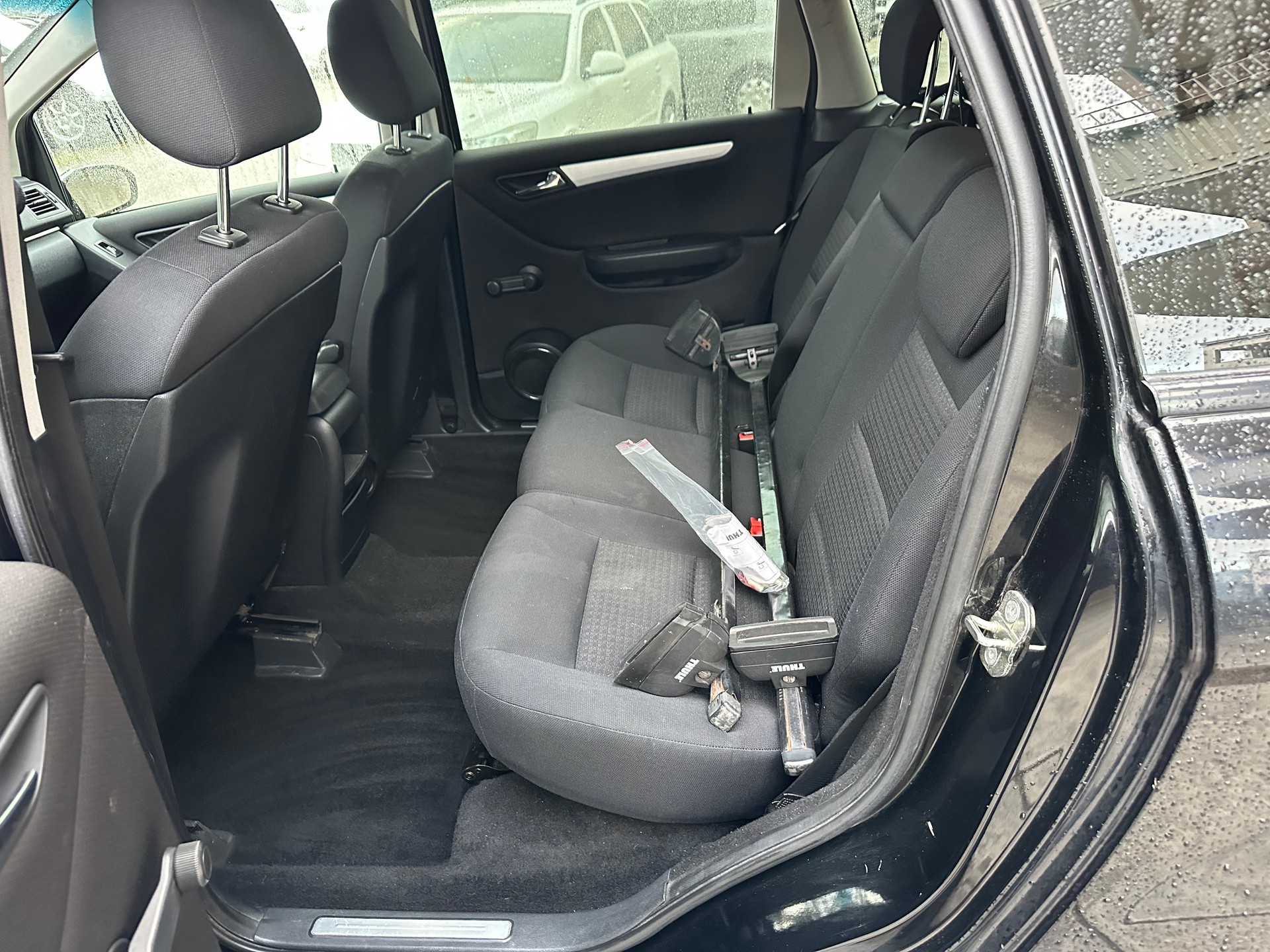 MERCEDES-BENZ B 180 CDI-image-6
