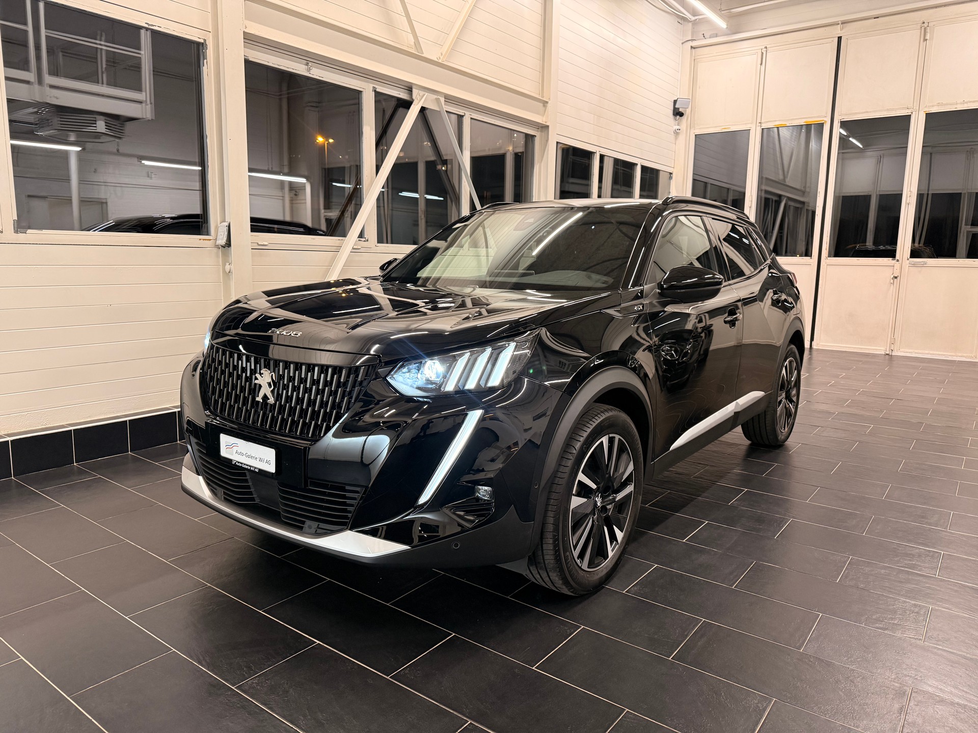 PEUGEOT 2008 1.2 PureTech GT EAT8