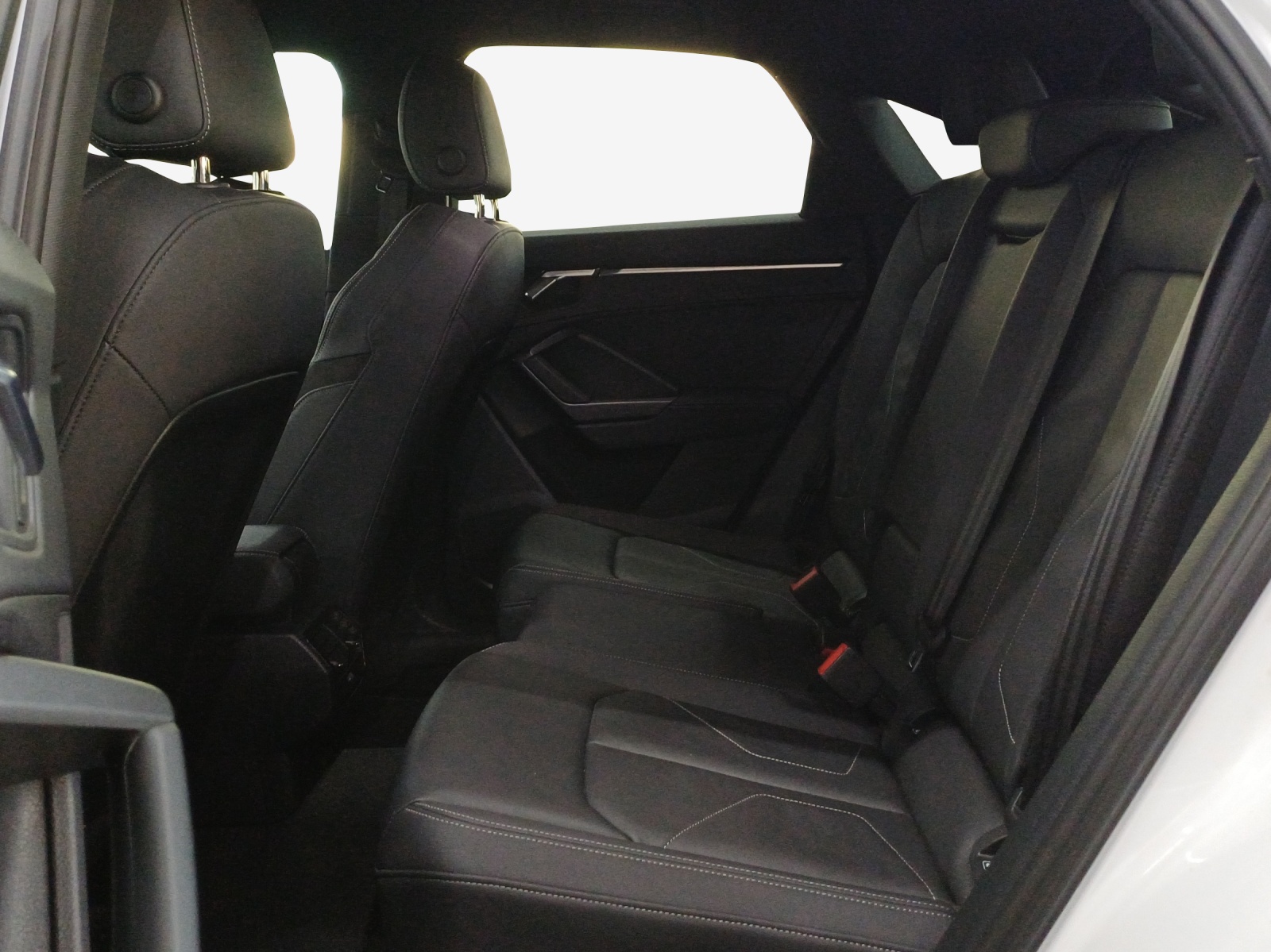AUDI Q3 Sportback 35 TFSI S line Attraction S-tronic-image-11