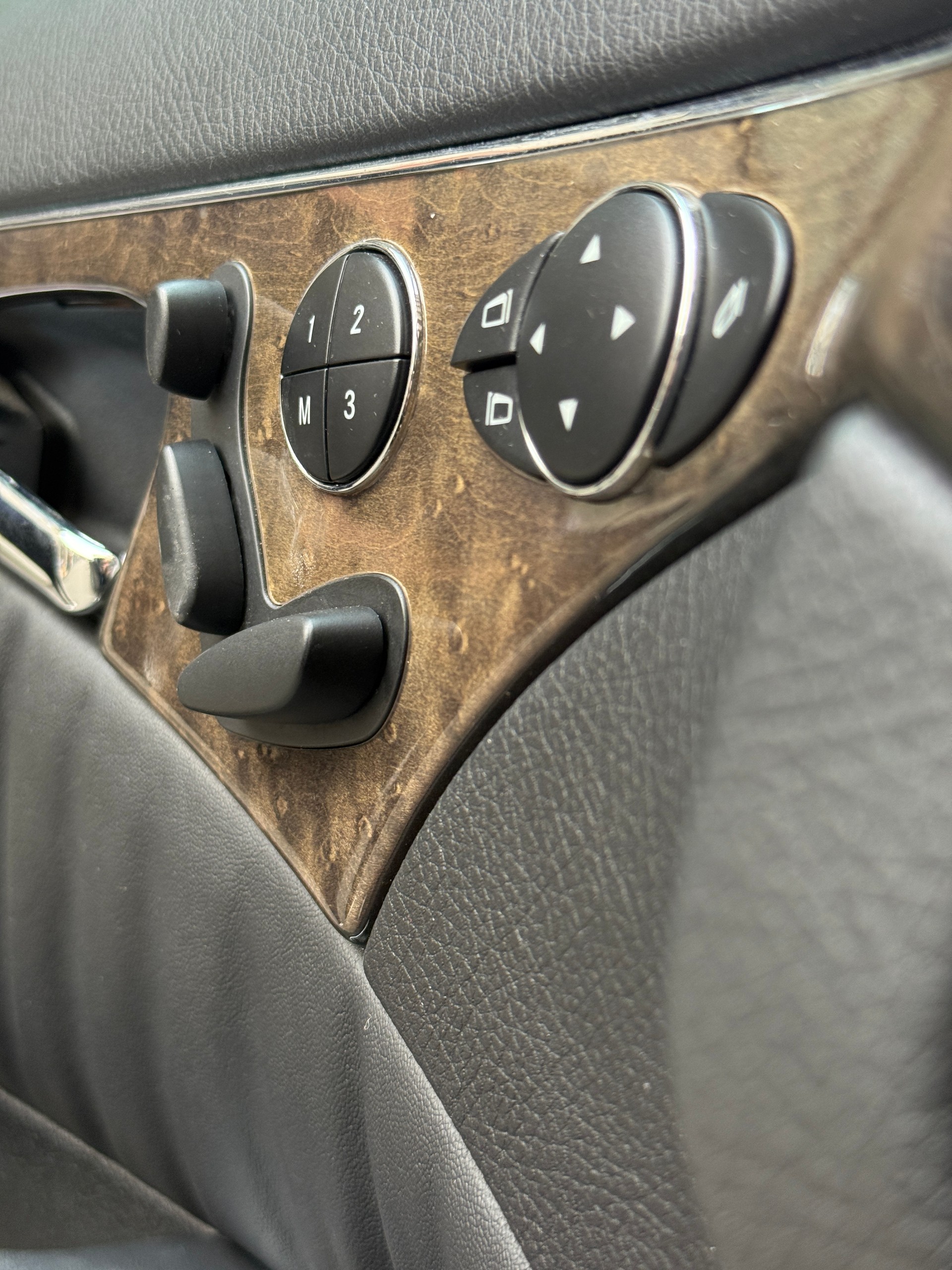 MERCEDES-BENZ E 63 AMG Avantgarde 7G-Tronic-image-9