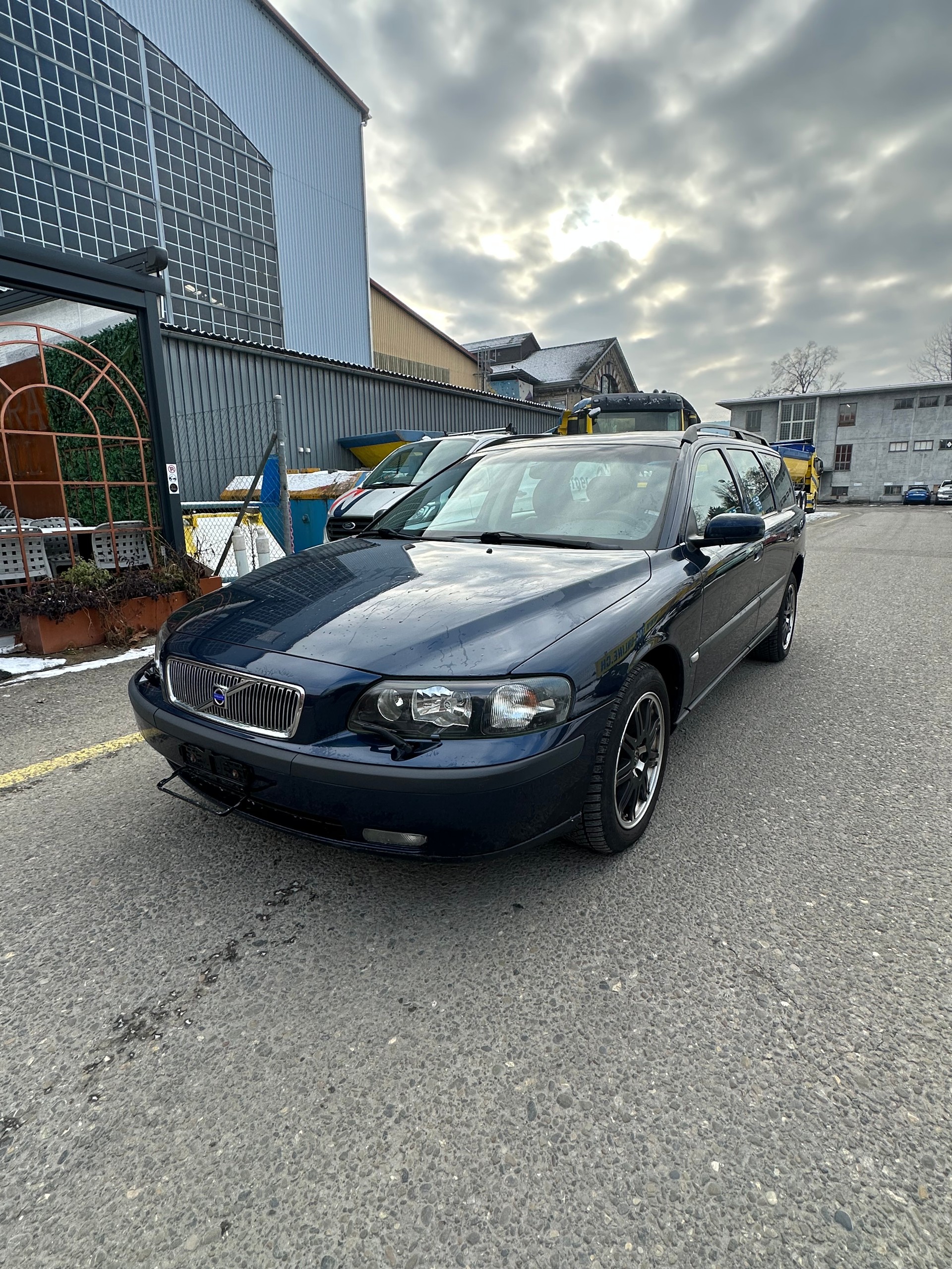 VOLVO V70 2.5T AWD
