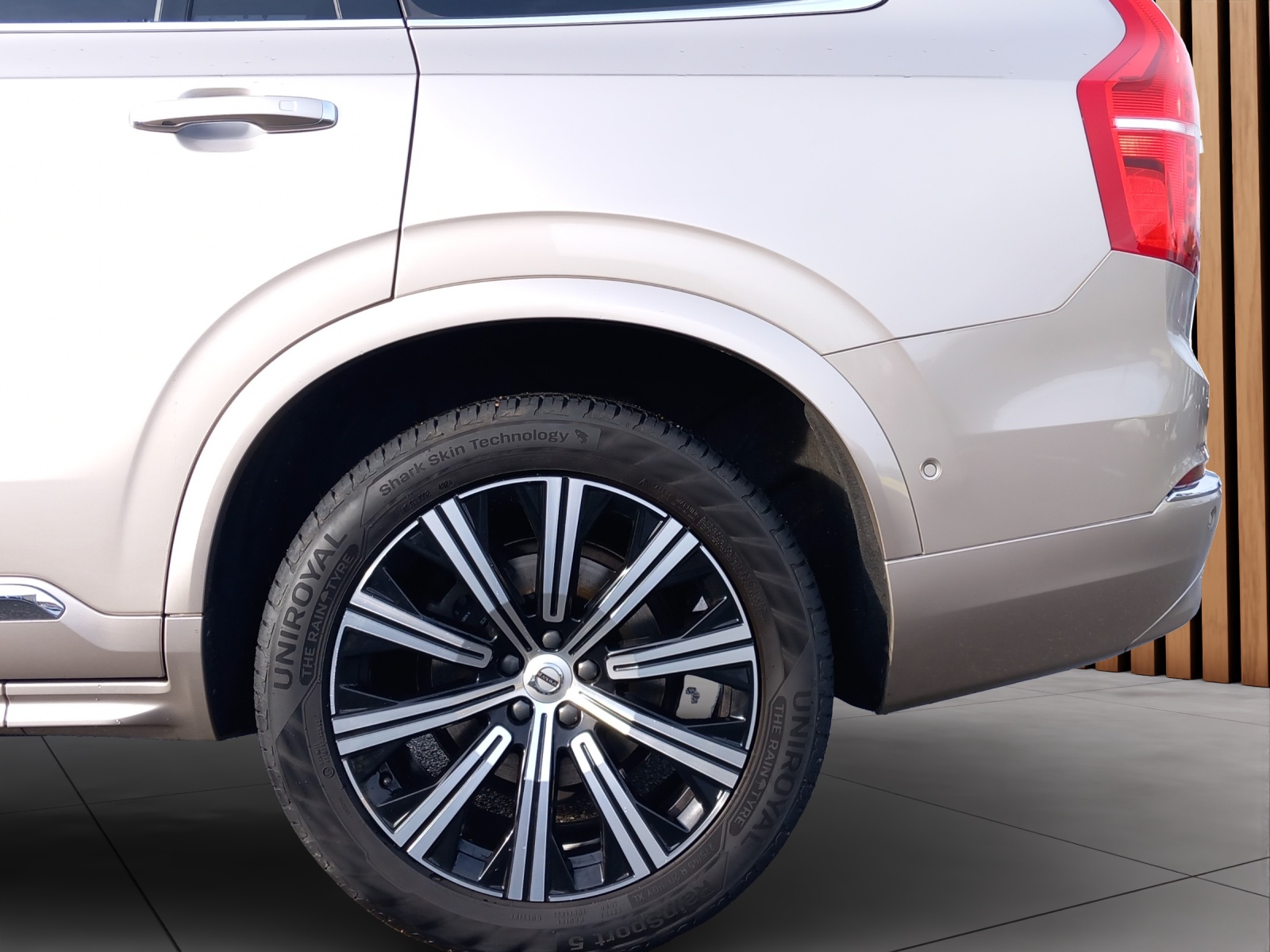 VOLVO XC90 2.0 B5 MH Plus Bright 5P. AWD-image-20