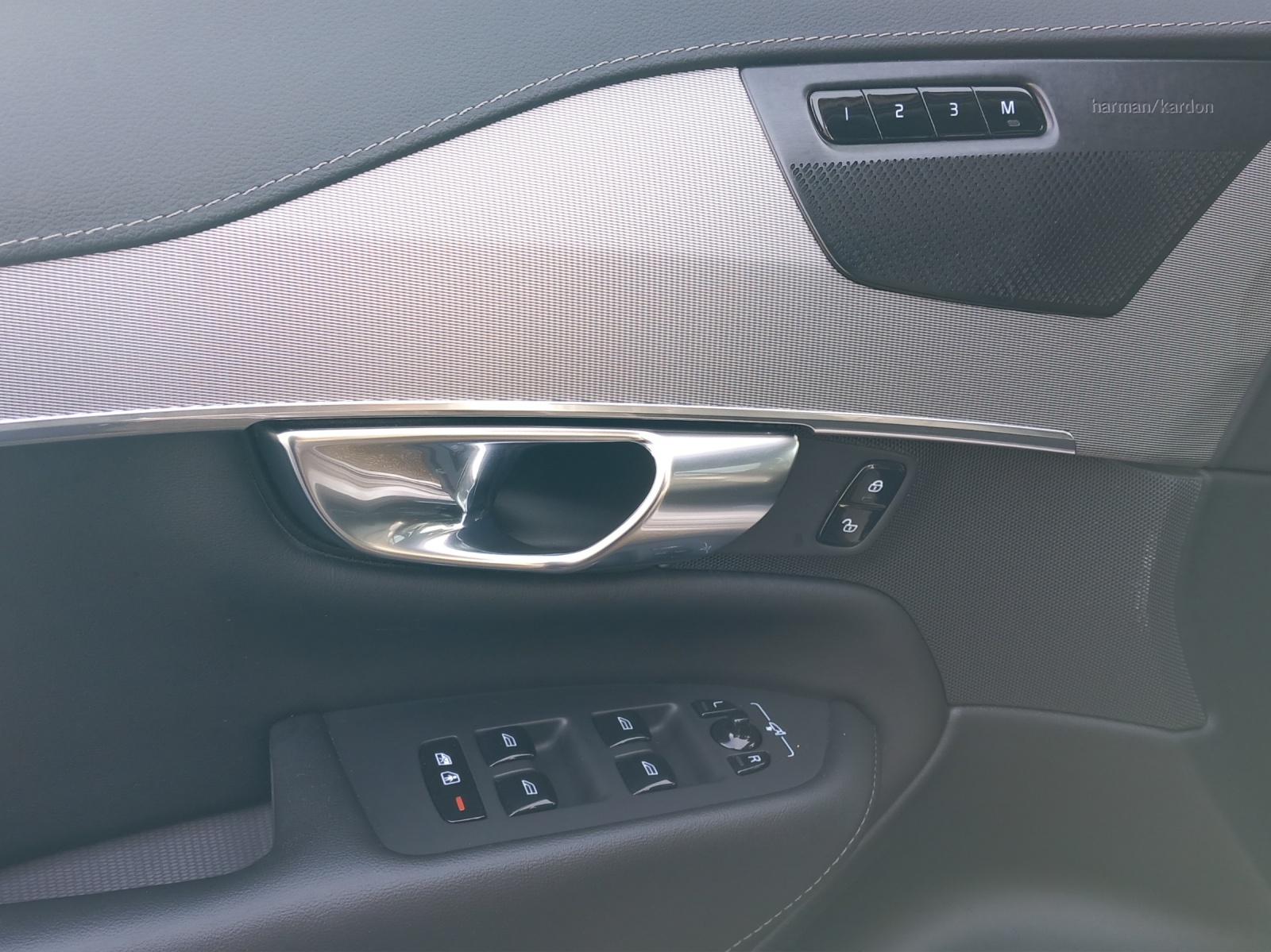 VOLVO XC90 2.0 B5 MH Plus Bright 5P. AWD-image-17