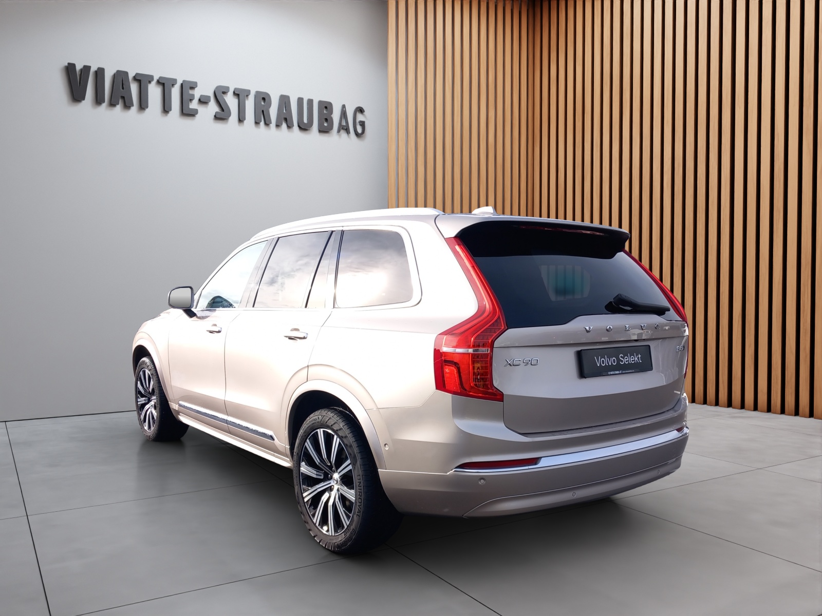 VOLVO XC90 2.0 B5 MH Plus Bright 5P. AWD-image-2