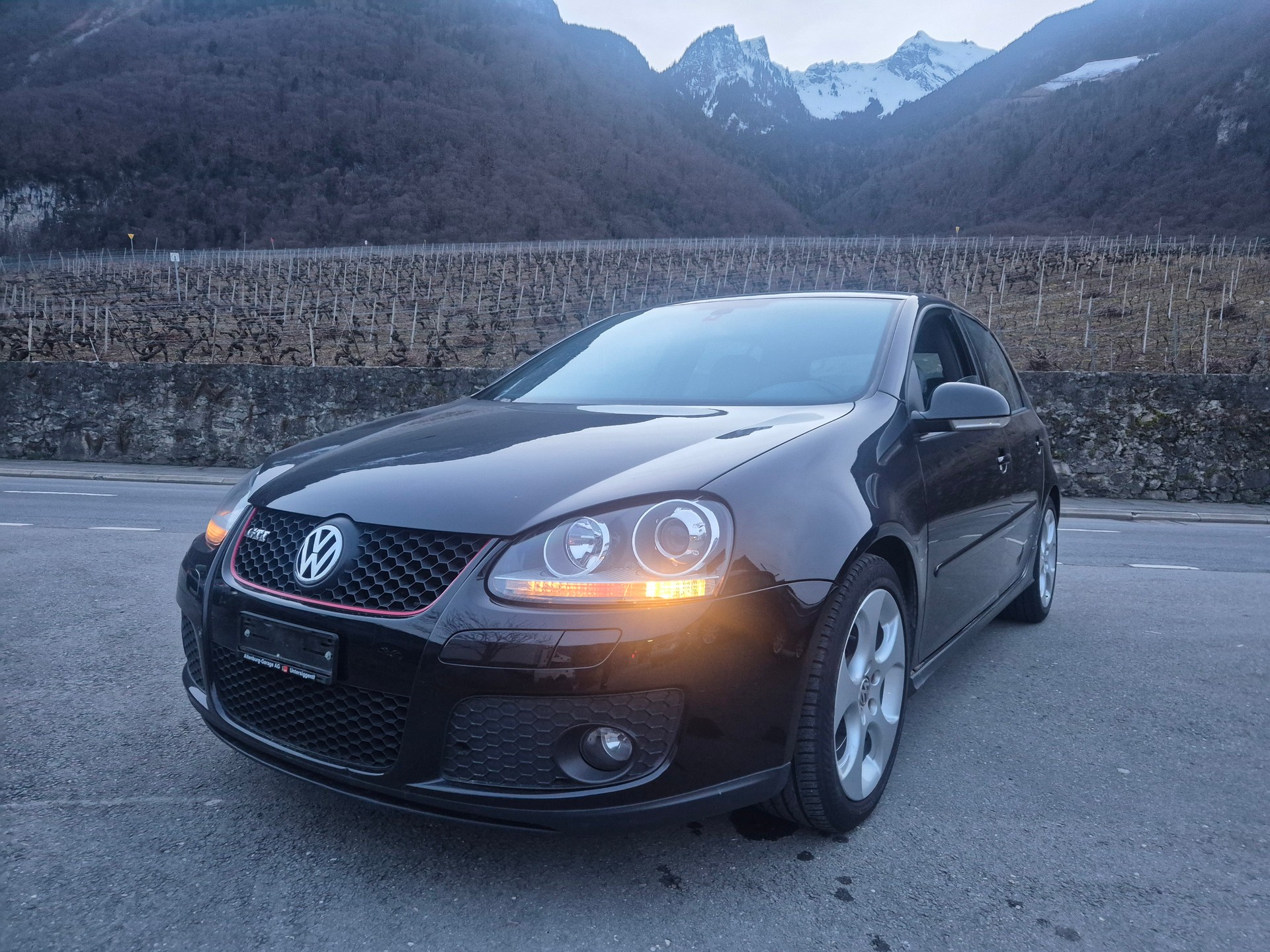VW Golf 2.0 TFSI GTI-image-2