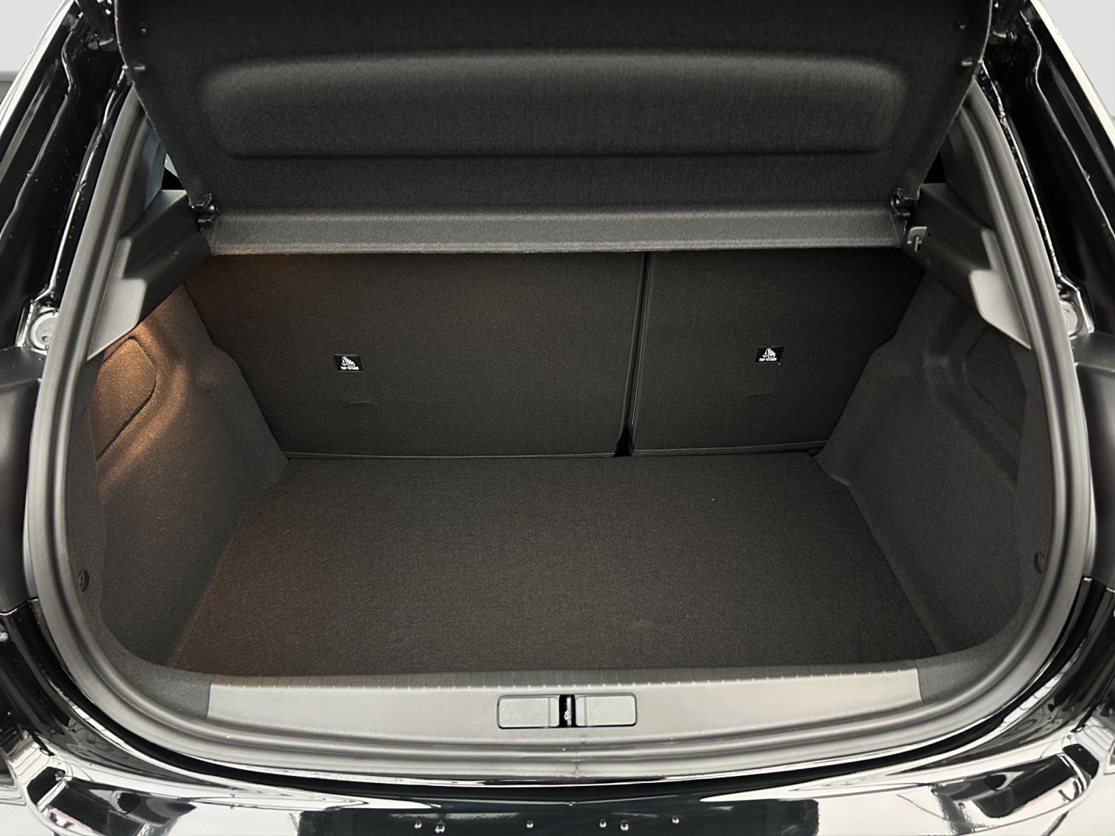 PEUGEOT 208 1.2 MHEV 110 Allure - NAVI - Rückfahrkamera-image-7